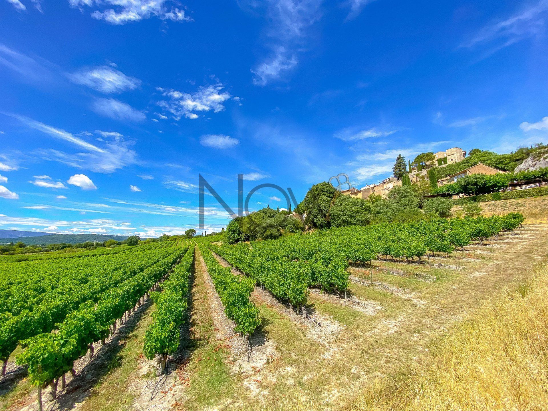 Otro en Gordes, Vaucluse 10815199