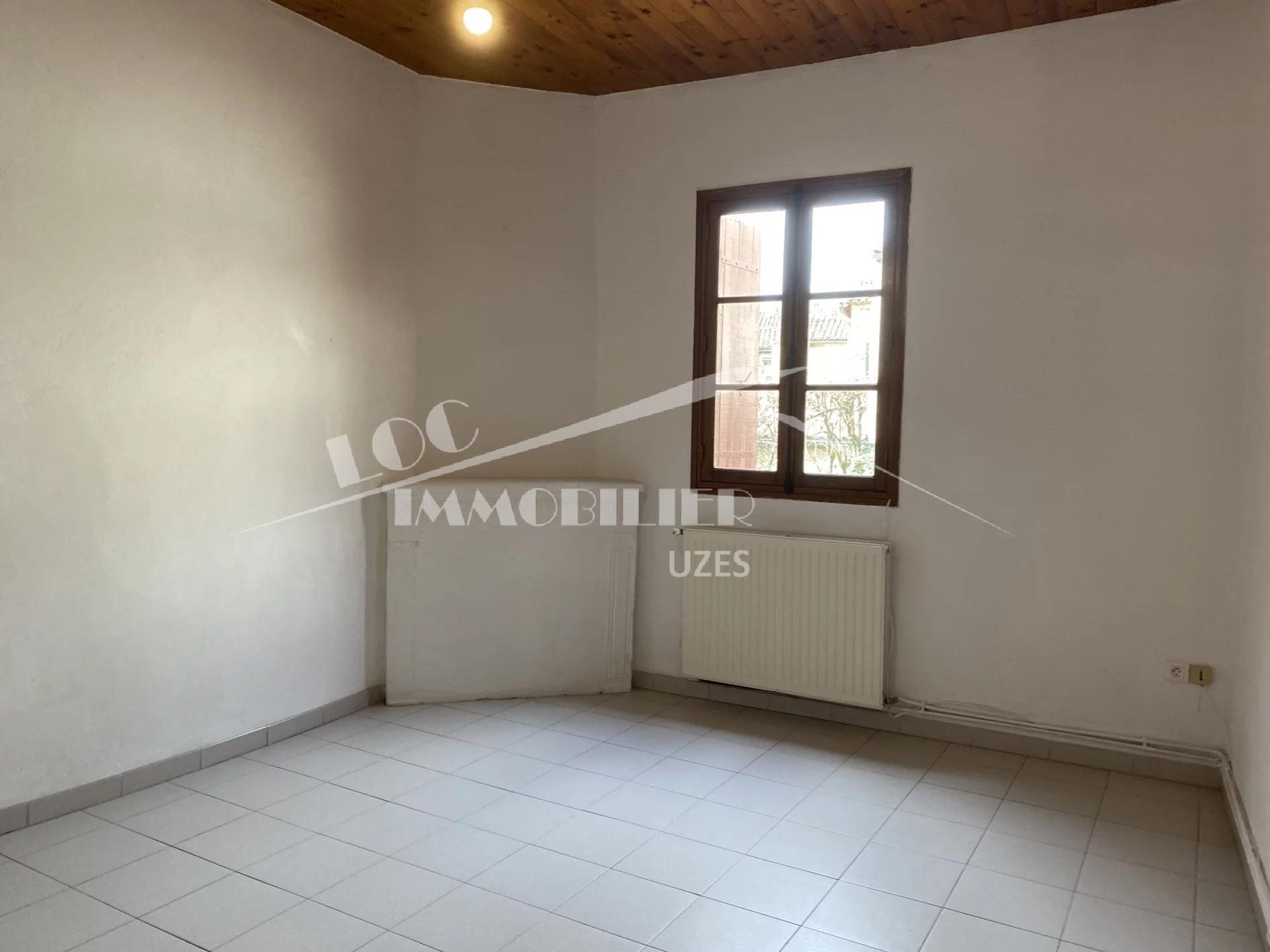 Condominio en Uzès, Occitania 10815372