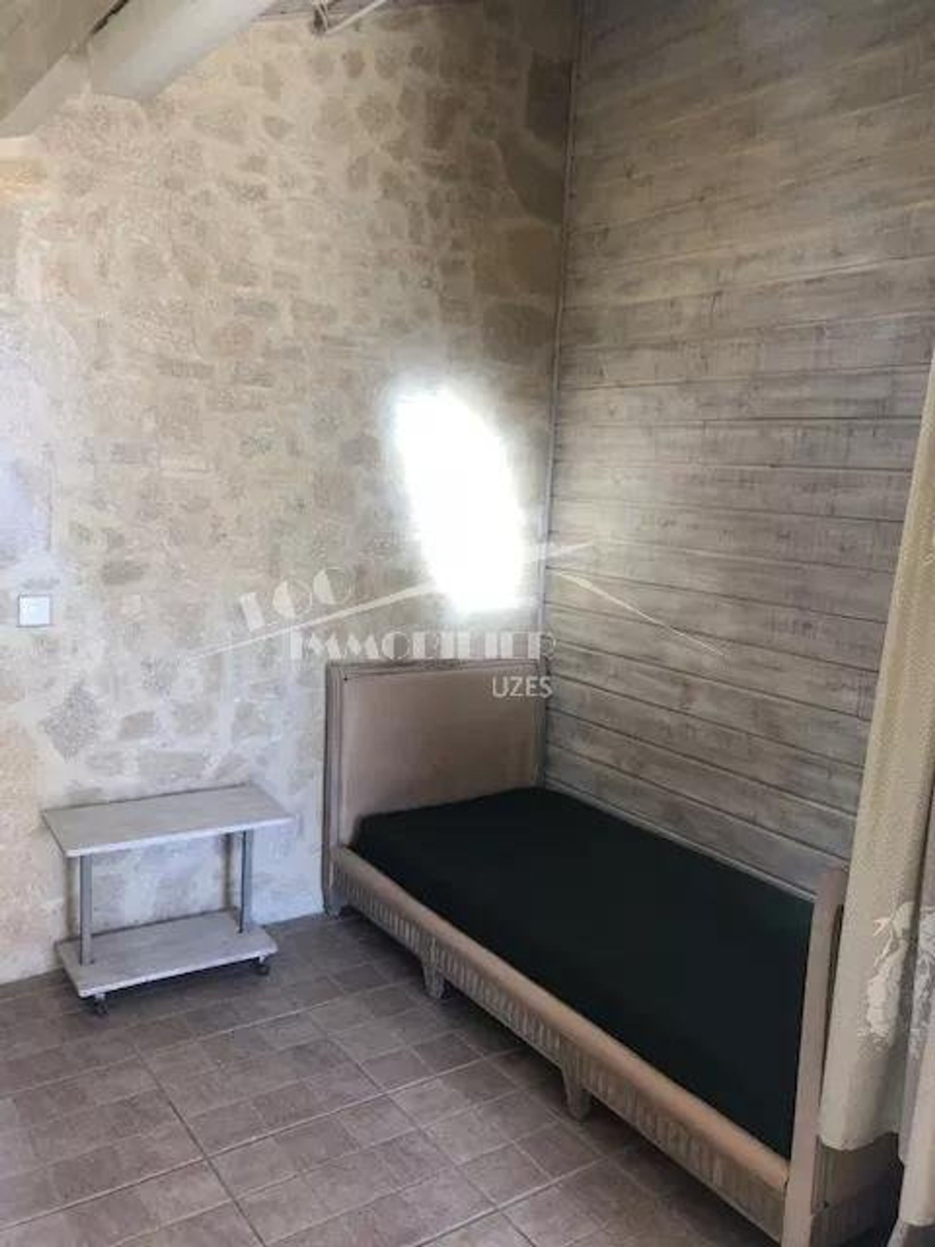 Kondominium dalam Uzes, Occitanie 10815375