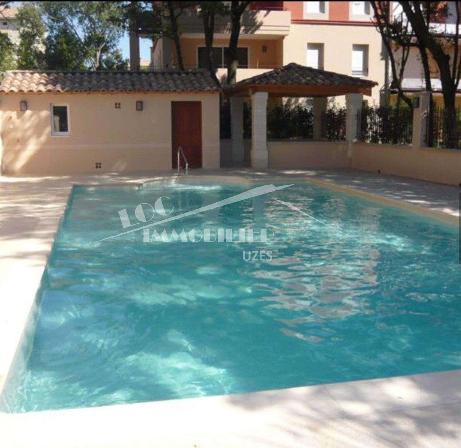 Condominio en Uzès, Gard 10815429