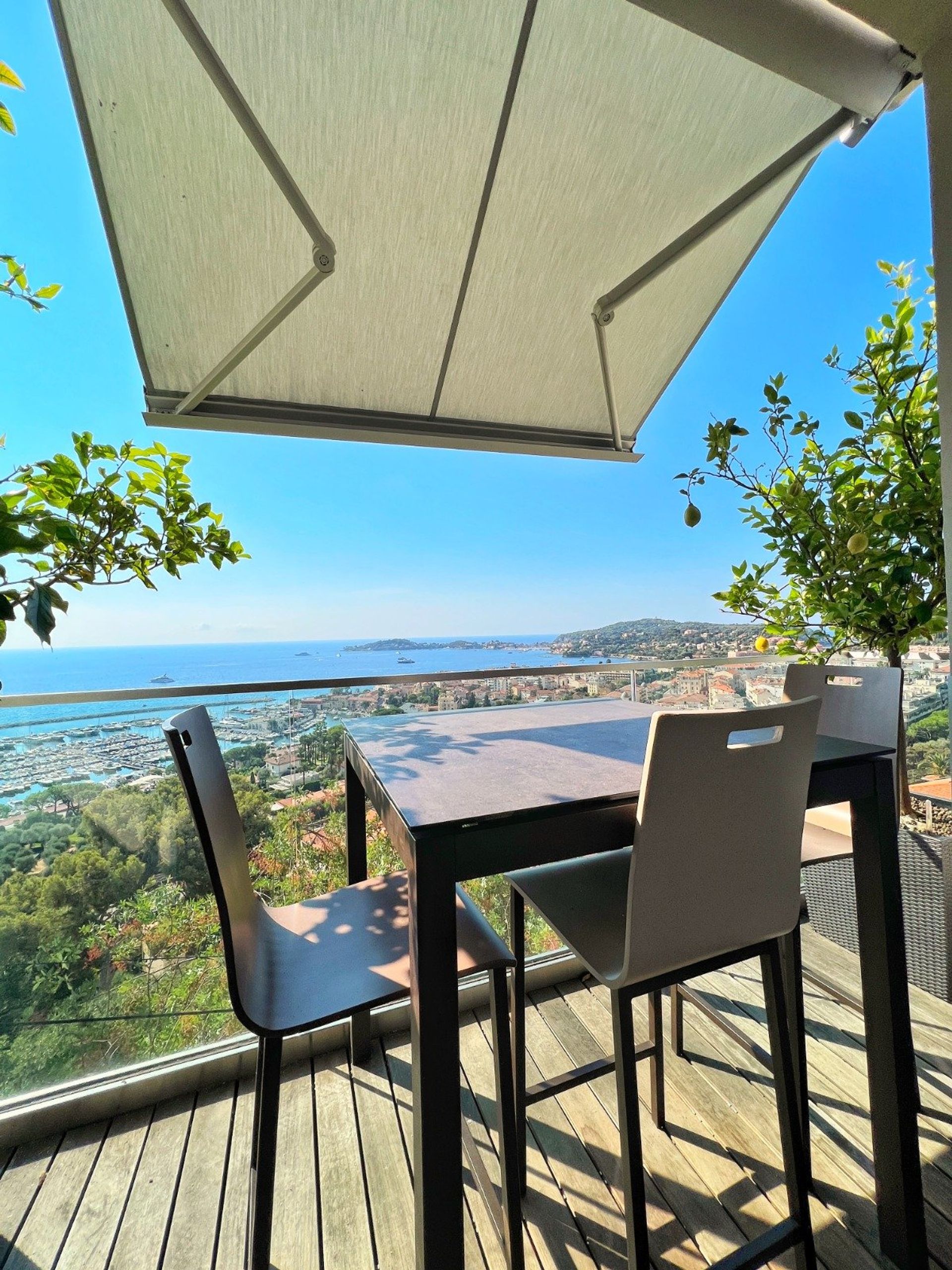 Multiple Houses in Beaulieu-sur-Mer, Provence-Alpes-Cote d'Azur 10815446