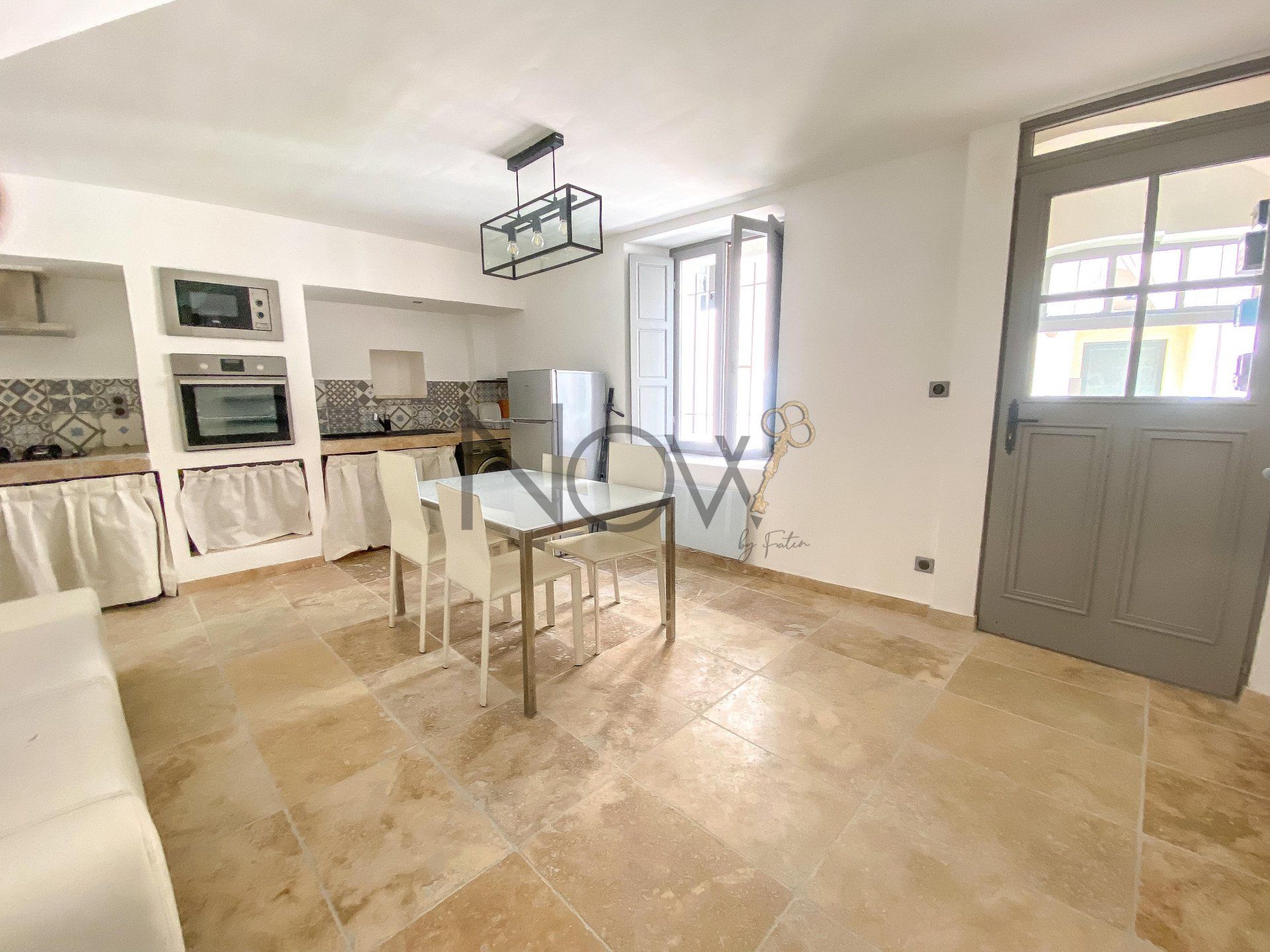 жилой дом в Bonnieux, Provence-Alpes-Cote d'Azur 10815478