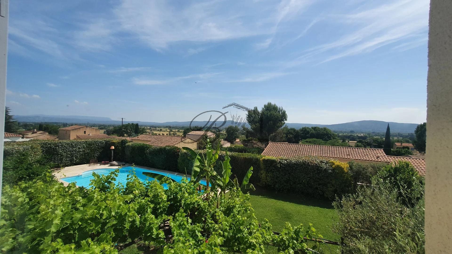 بيت في Villelaure, Provence-Alpes-Cote d'Azur 10815582