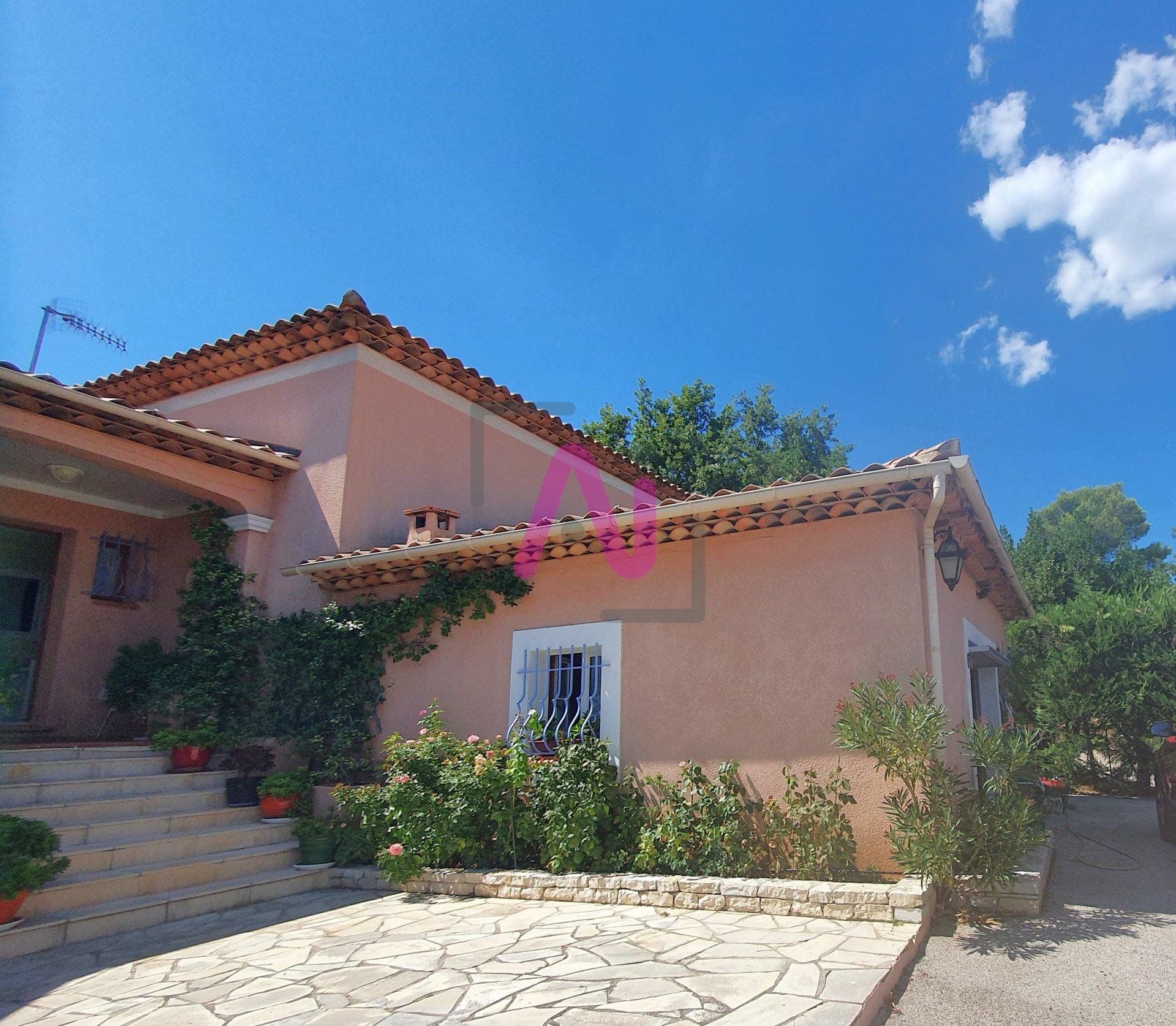 House in Brignoles, Provence-Alpes-Cote d'Azur 10816010