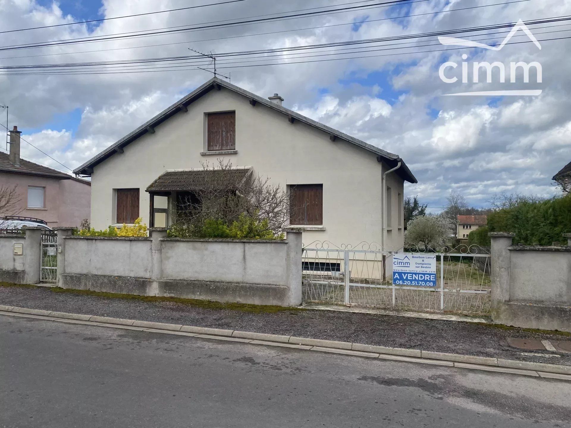 Будинок в Dompierre-sur-Besbre, Allier 10816436