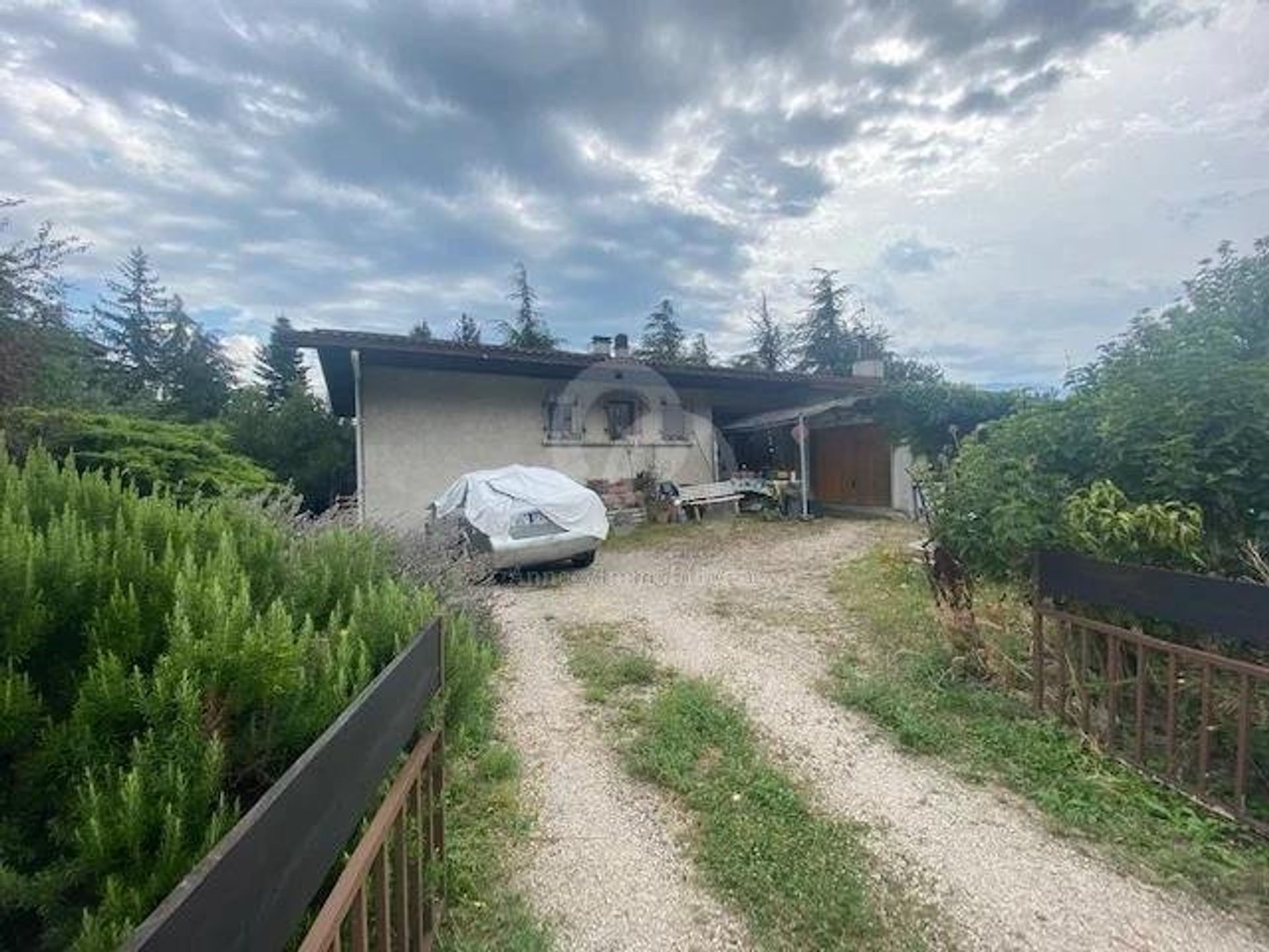 Hus i Montmelian, Auvergne-Rhône-Alpes 10816636