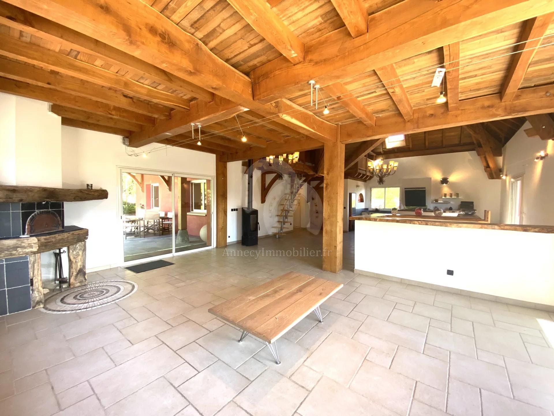 Hus i Le Nant, Auvergne-Rhone-Alpes 10816731