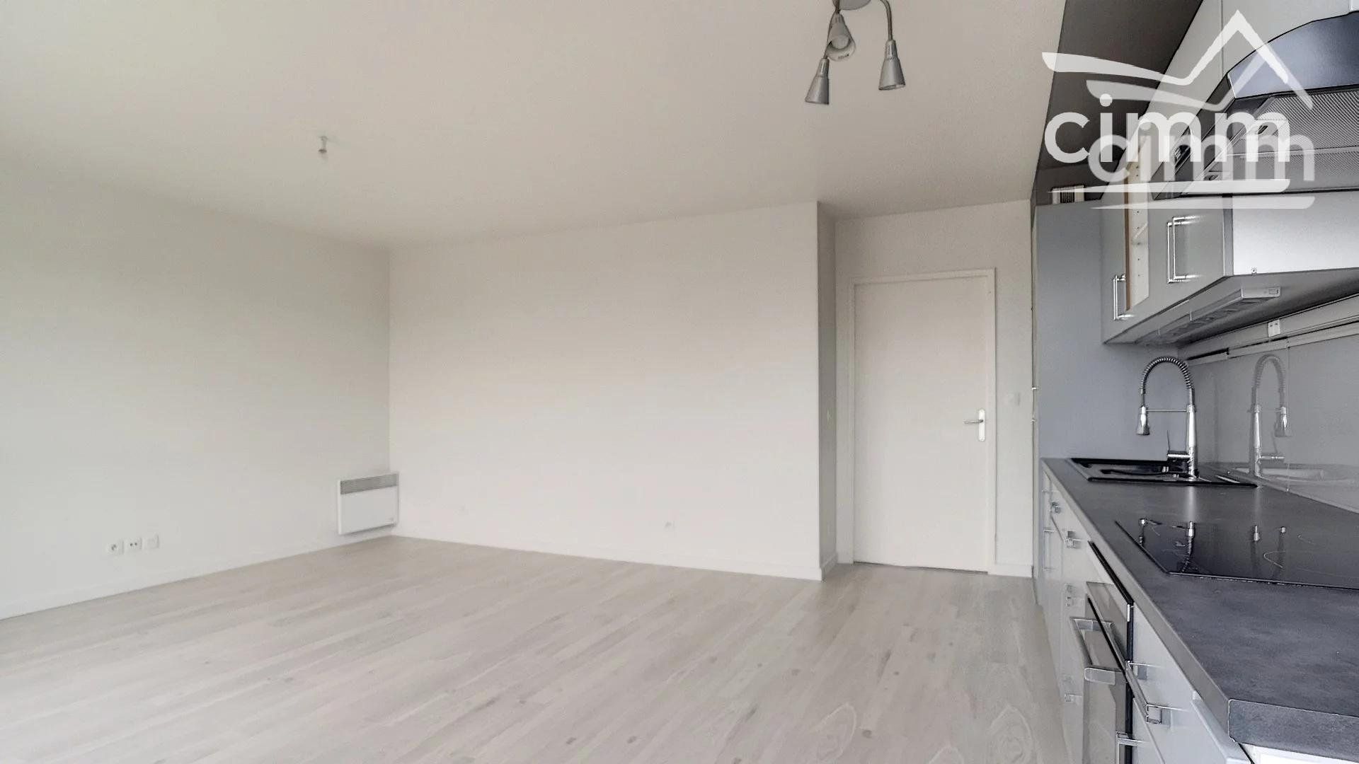 Condominium in Mantes-la-Jolie, Ile-de-France 10816900