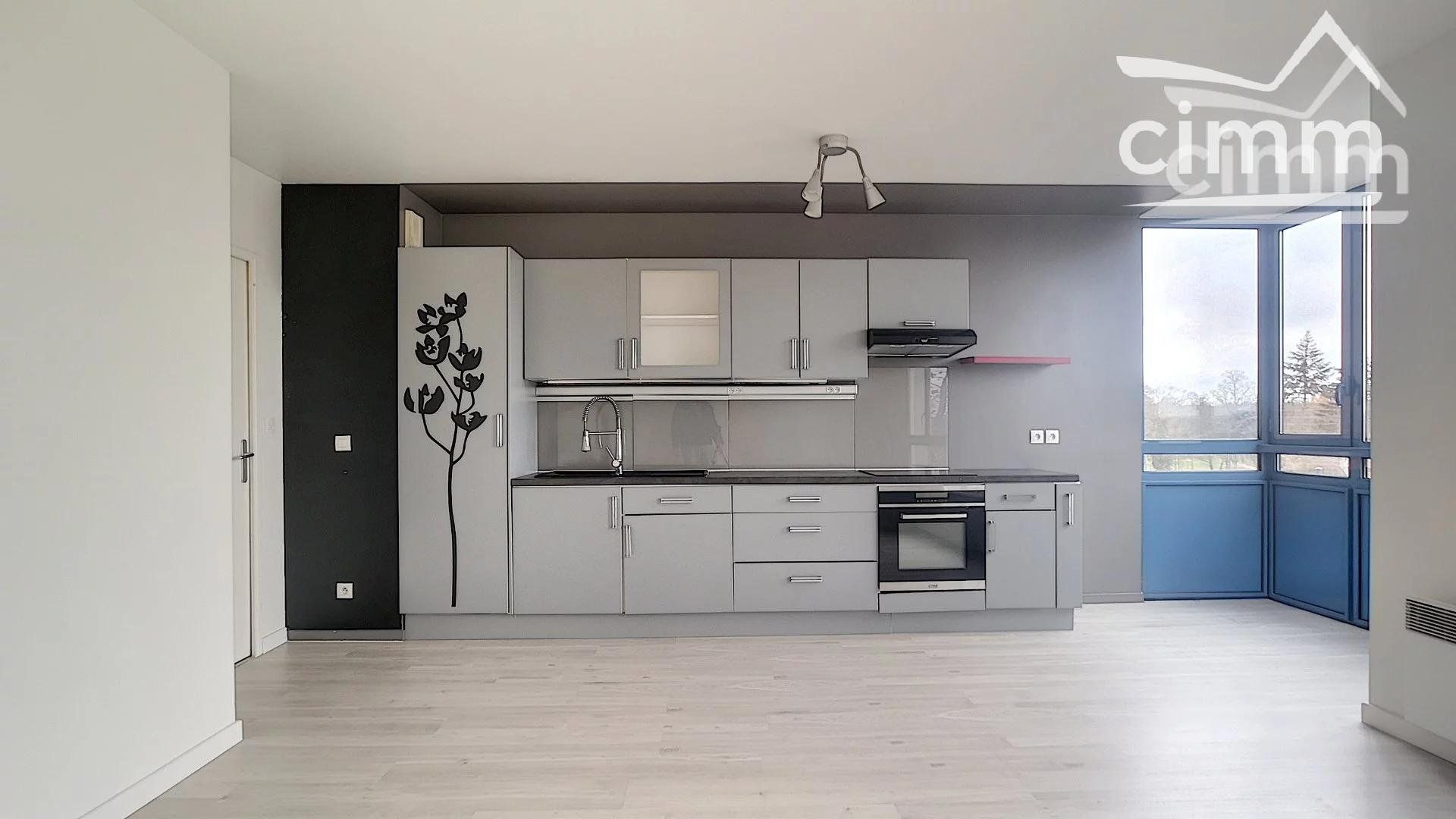 Condominium in Mantes-la-Jolie, Ile-de-France 10816900