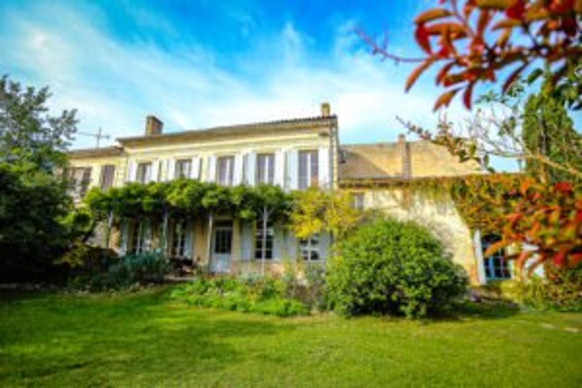 عمارات في Saint-Estèphe, Gironde 10816912