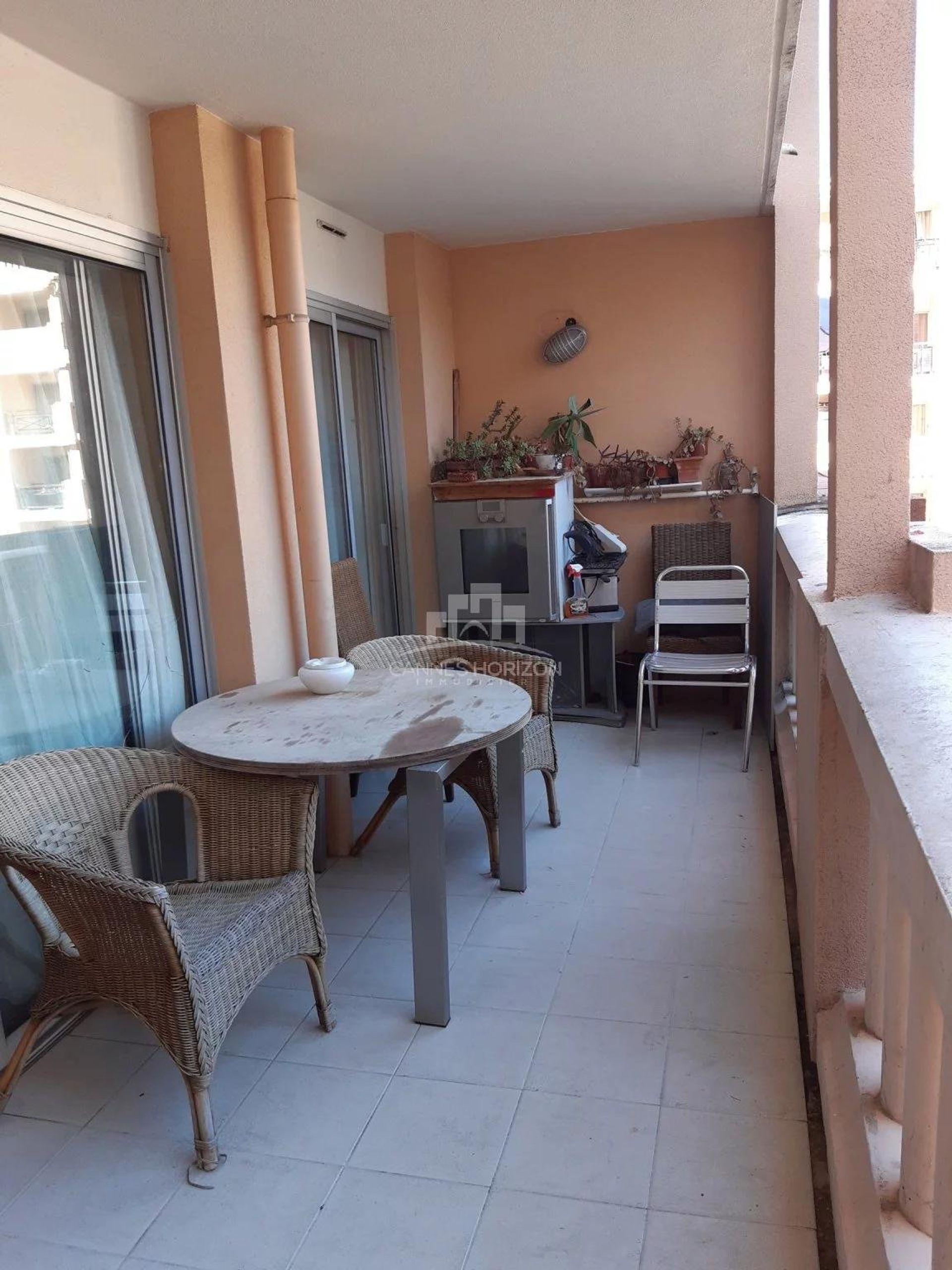 Condominio nel La Bocca, Provenza-Alpi-Costa Azzurra 10817319