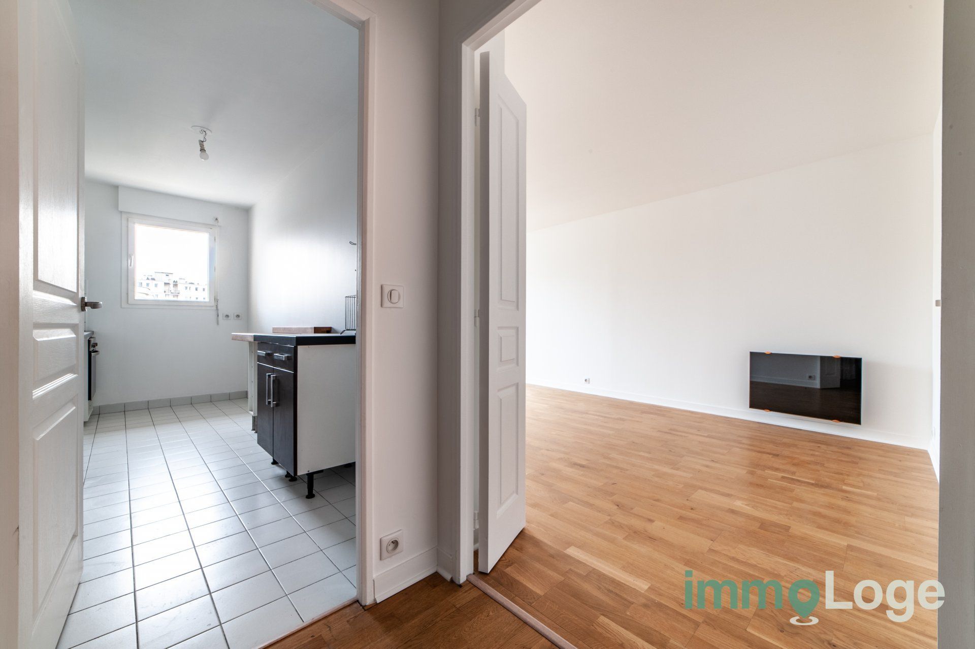 Condominium in Asnieres, Ile-de-France 10817378