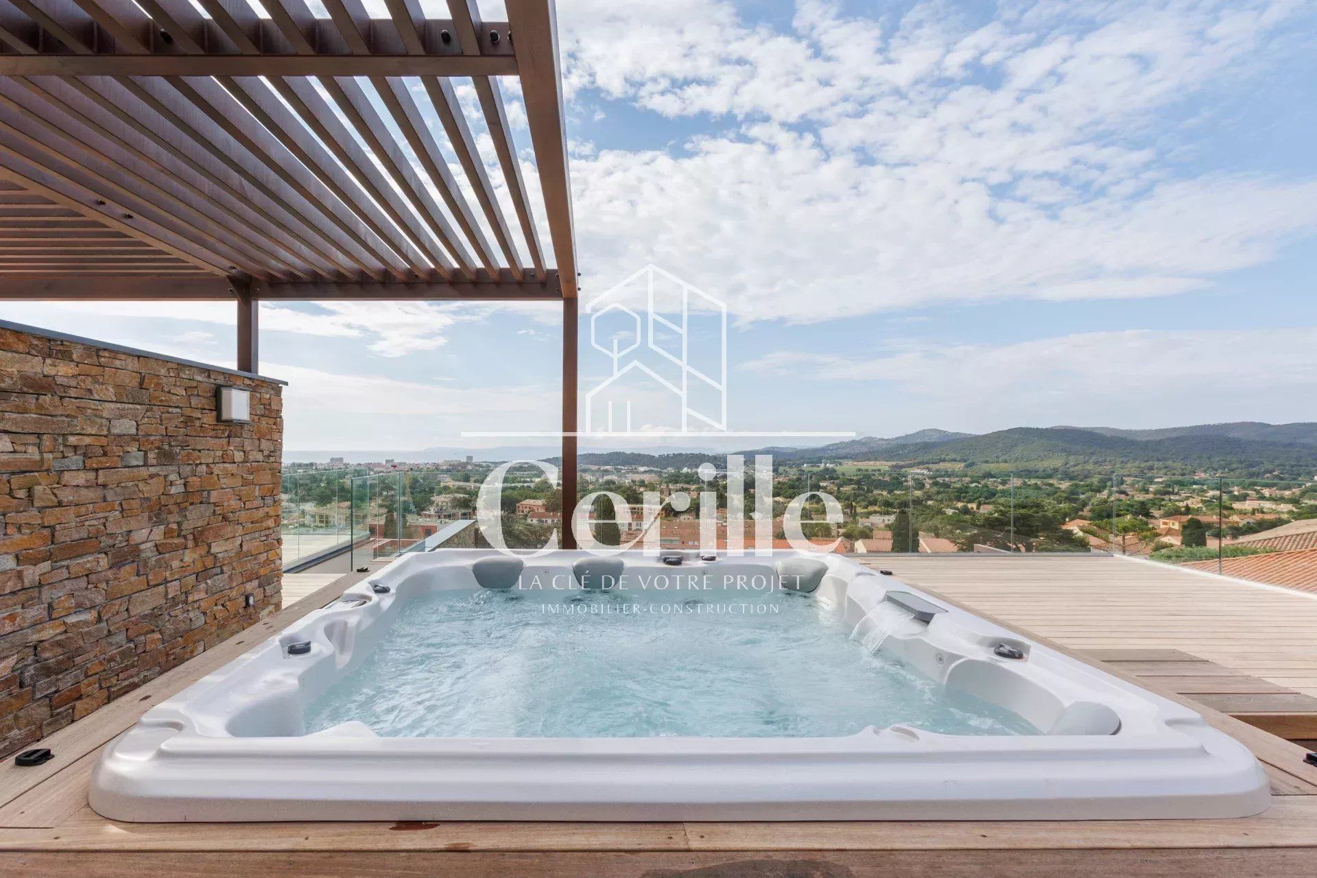 公寓 在 Bormes-les-Mimosas, Provence-Alpes-Cote d'Azur 10817501