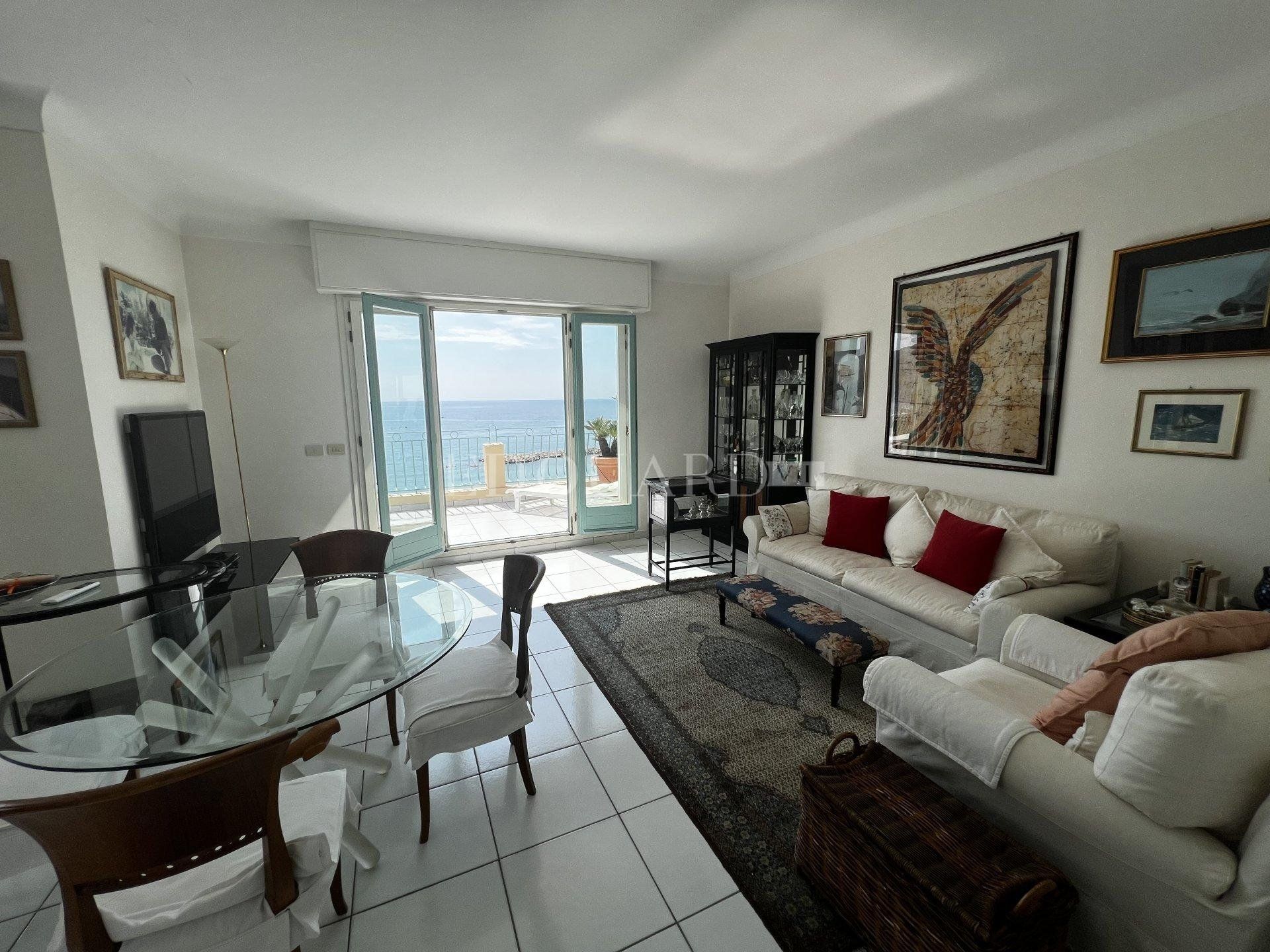 Condominium in Menton, Alpes-Maritimes 10817943