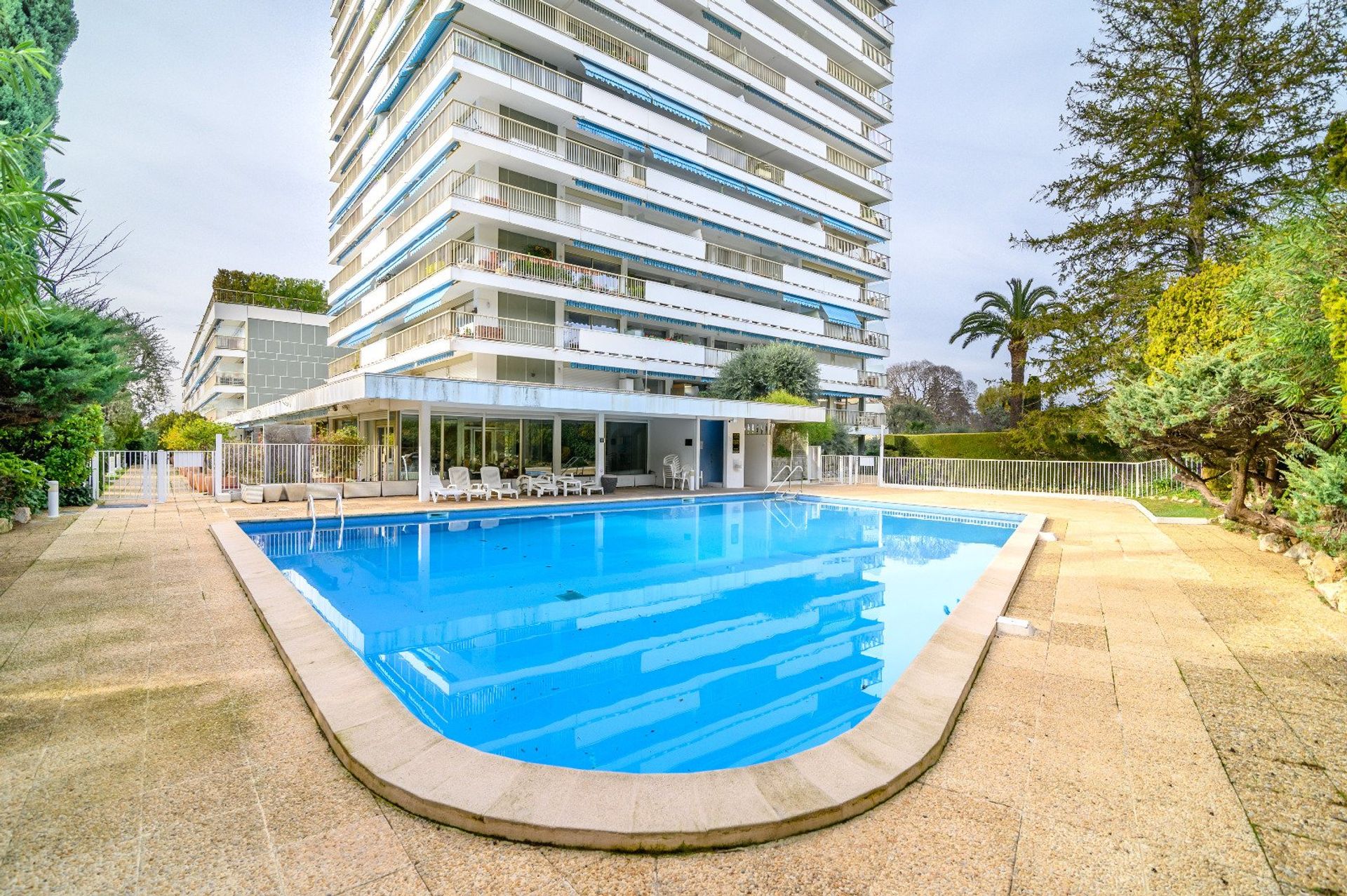 Condominio nel Le Cannet, Provenza-Alpi-Costa Azzurra 10819413