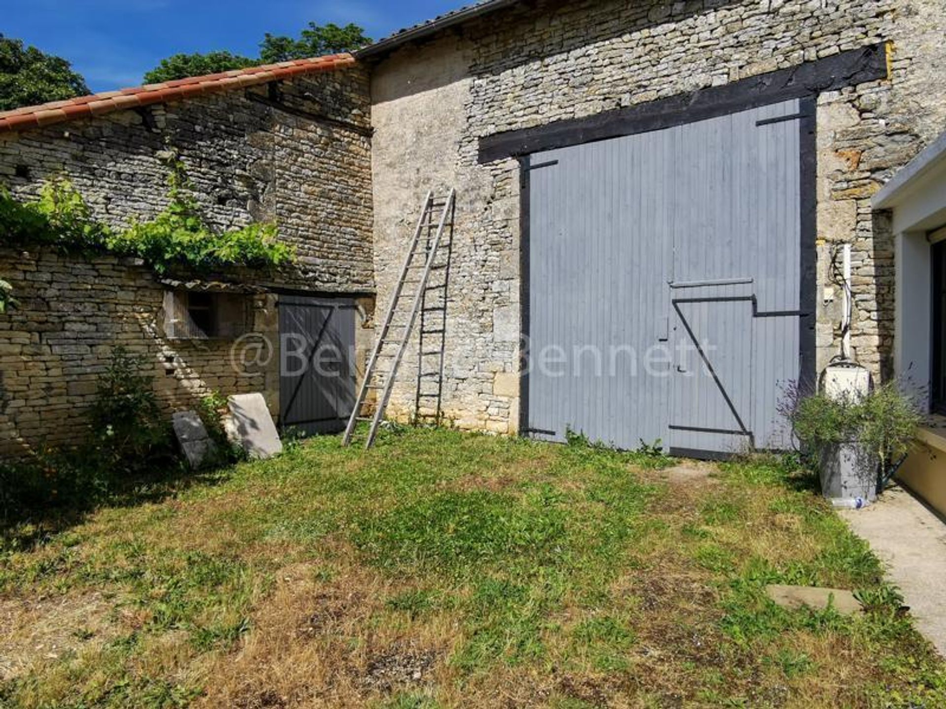 Huis in Lezay, Nouvelle-Aquitaine 10819663