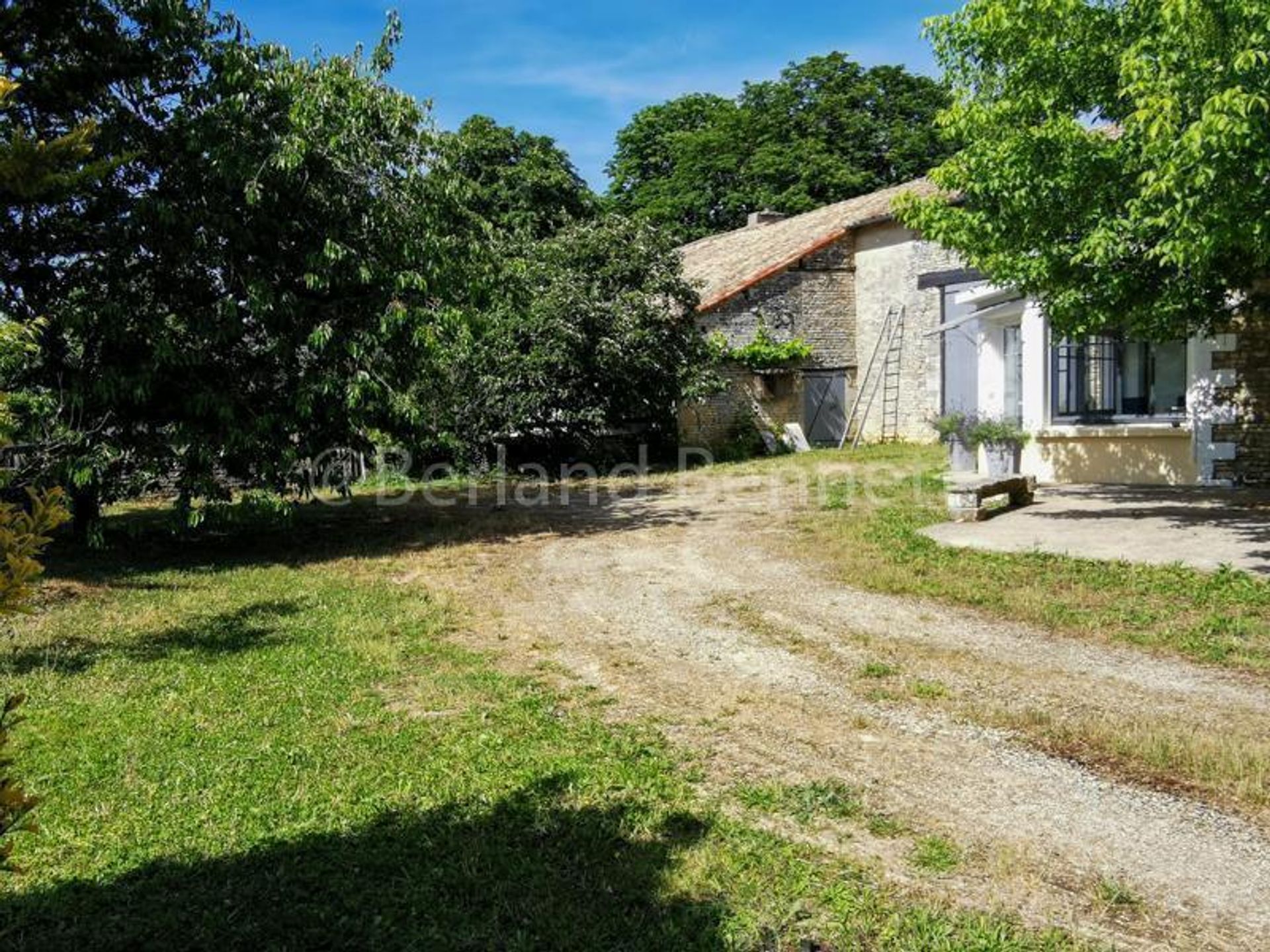 Huis in Lezay, Nouvelle-Aquitaine 10819663