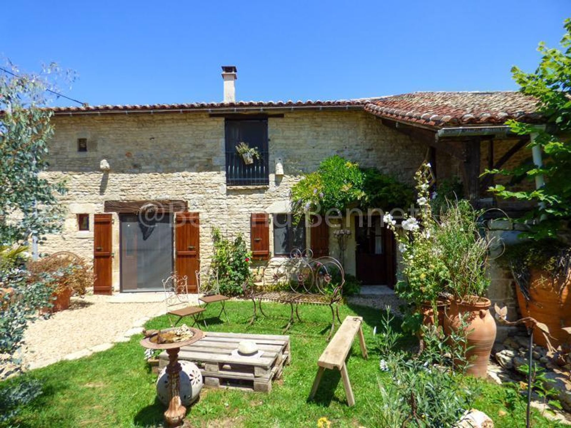 Casa nel Sauzé-Vaussais, Nouvelle-Aquitaine 10819677