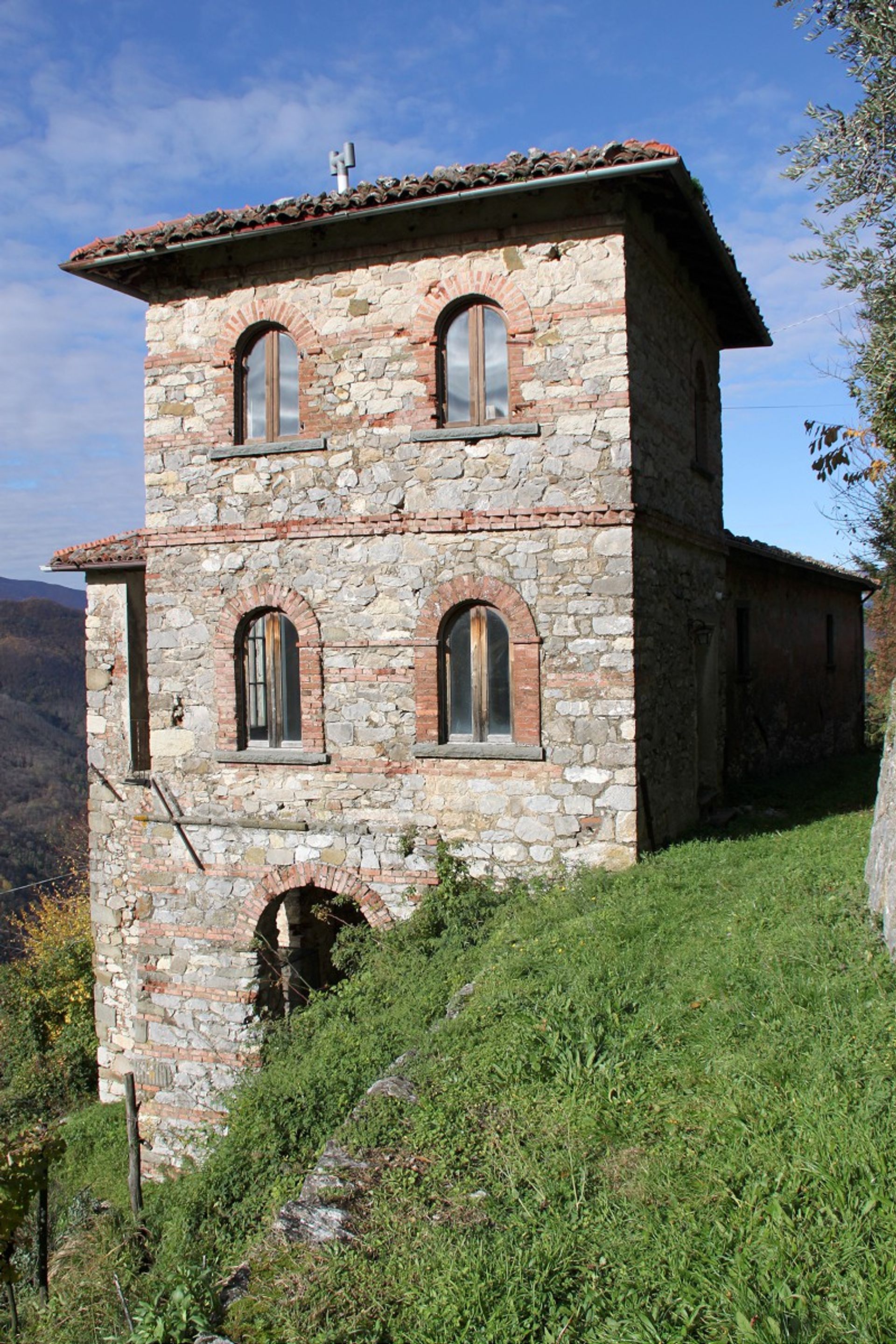 Квартира в Castelnuovo di Garfagnana, Tuscany 10819703