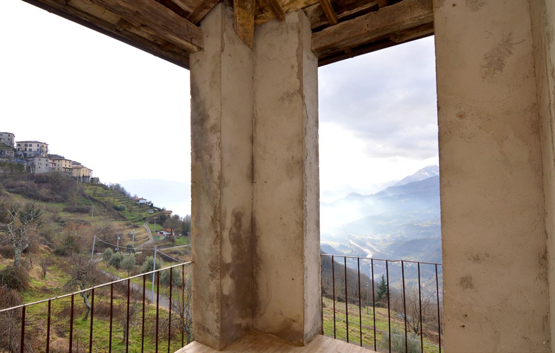 Квартира в Castelnuovo di Garfagnana, Tuscany 10819703