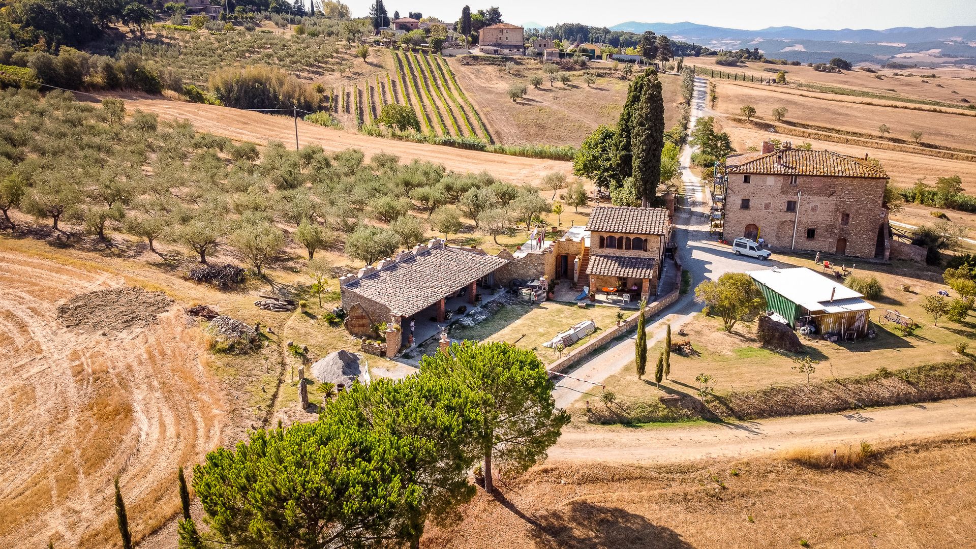 Otro en Volterra, Tuscany 10819756