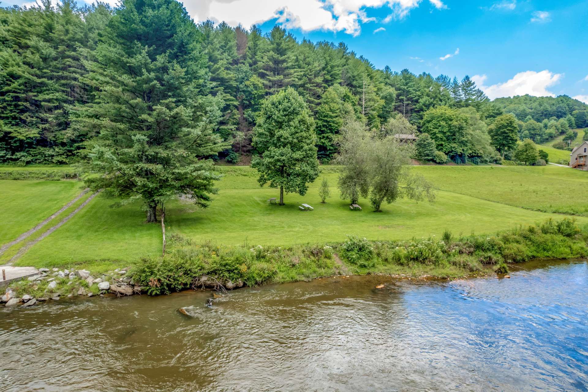 жилой дом в Glendale Springs, North Carolina 10820487