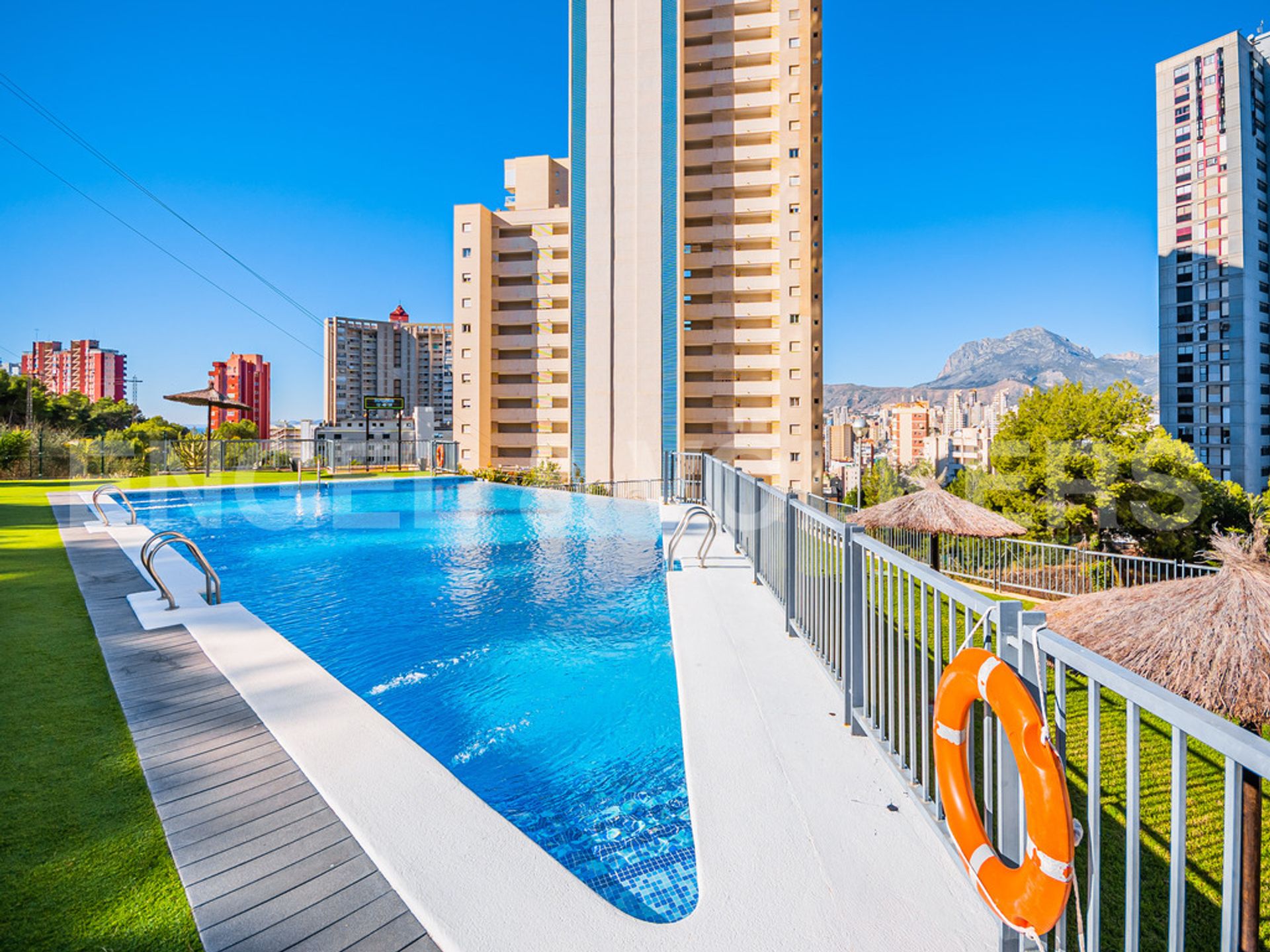 Condominium in Benidorm, Comunitat Valenciana 10820658