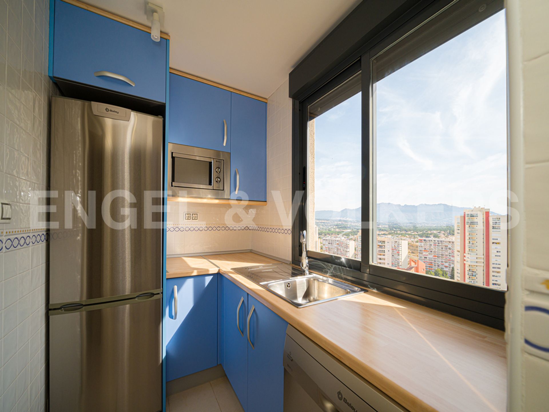 Condominium in Benidorm, Comunitat Valenciana 10820658