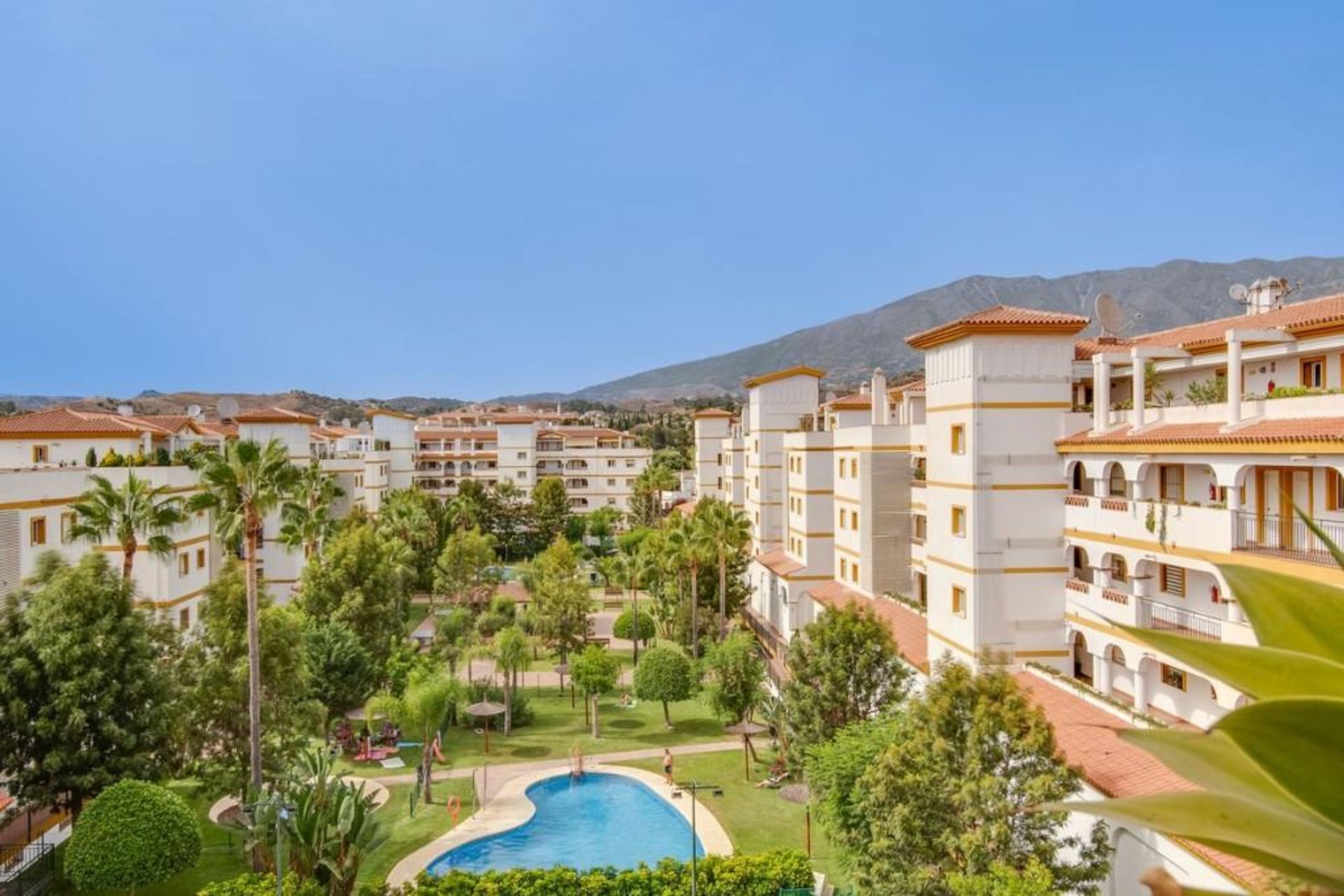 Condominium in Fuengirola, Andalusia 10820924