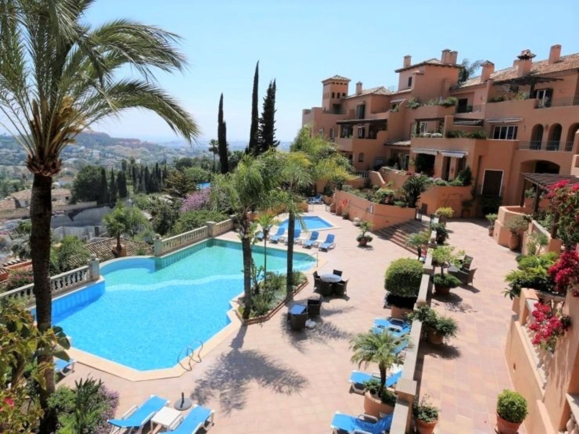 Condominium in Marbella, Andalucía 10821498