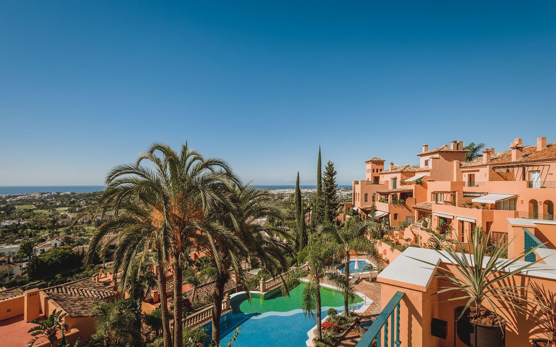 Condominium in Marbella, Andalucía 10821661