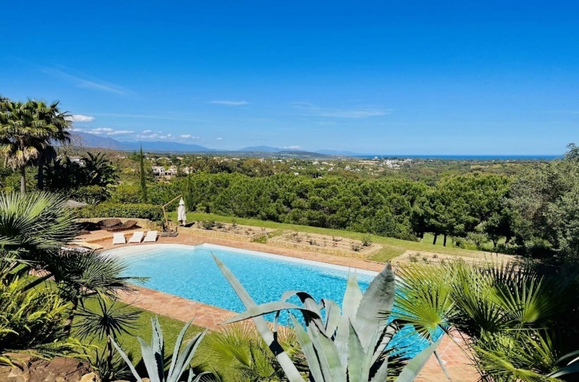 House in Guadiaro, Andalusia 10821778