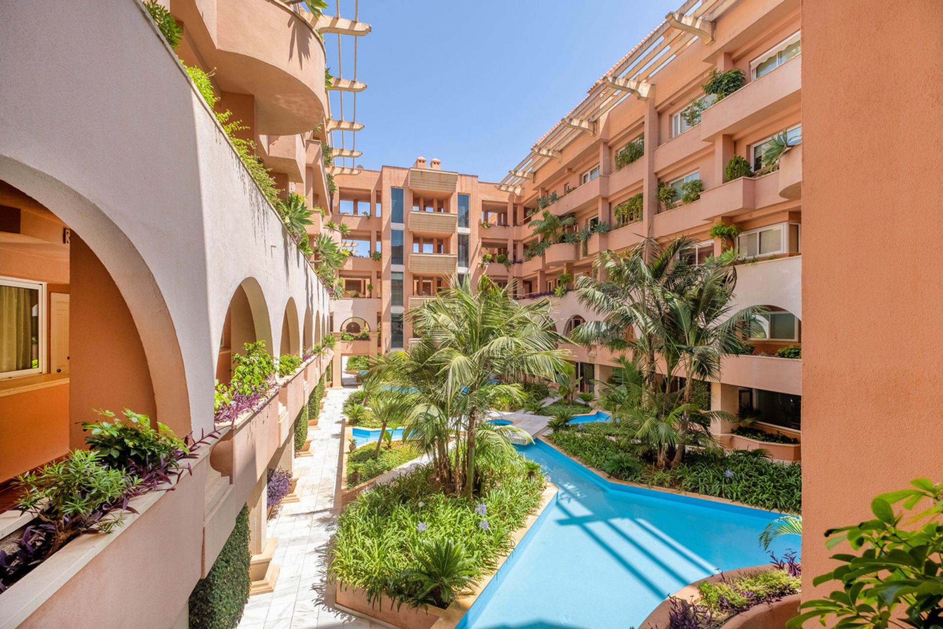 Condominio en Marbella, Andalucía 10821900