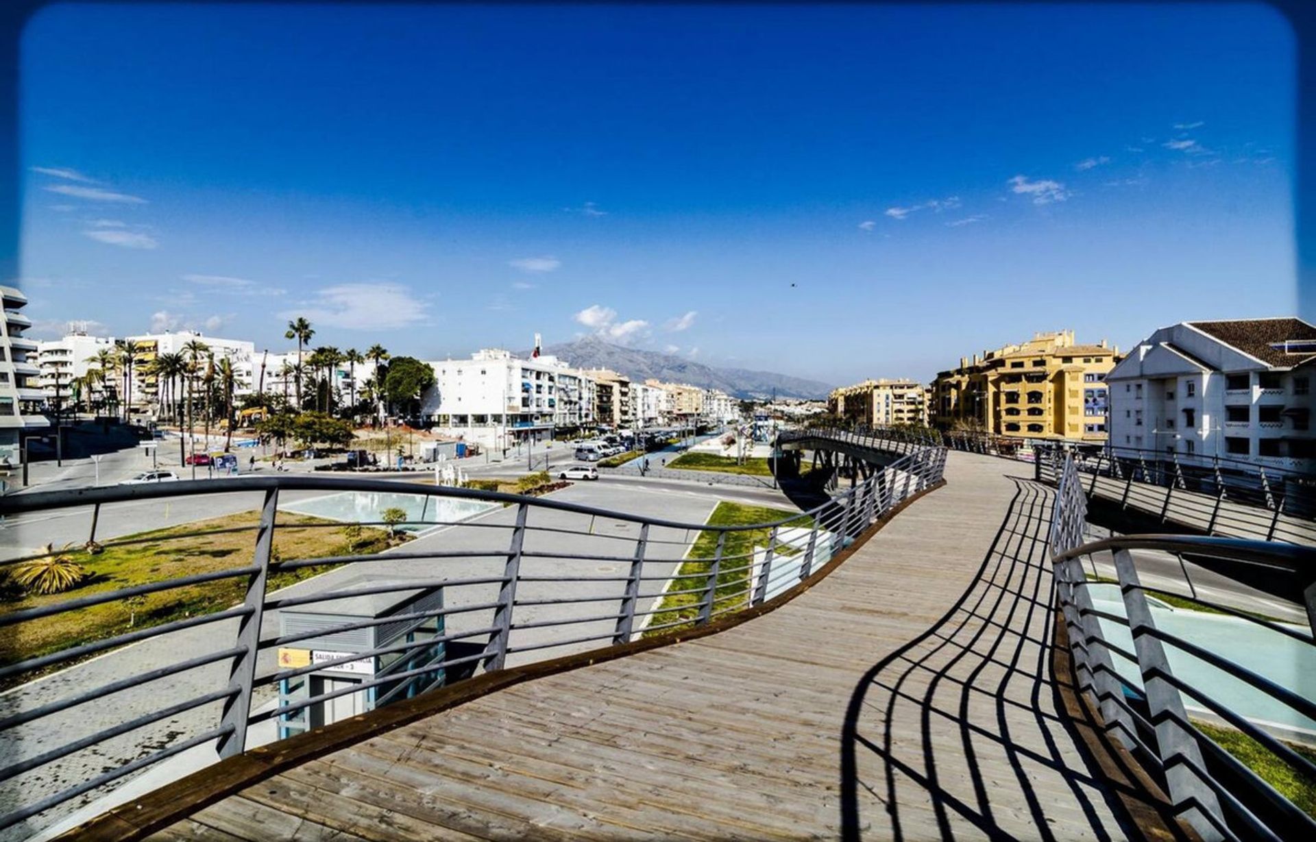 Condominium in San Pedro de Alcántara, Andalusia 10821908