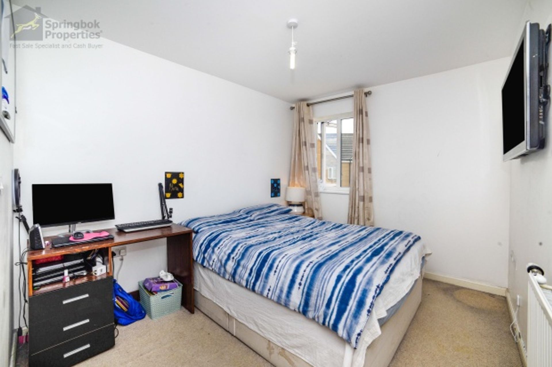 Condominium in Hayes, Hillingdon 10822140