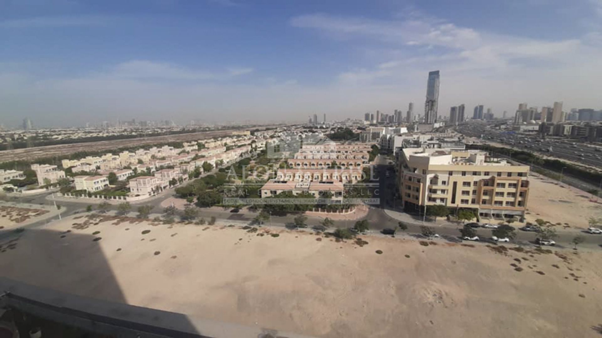 Condominium in Dubai, Dubai 10822297