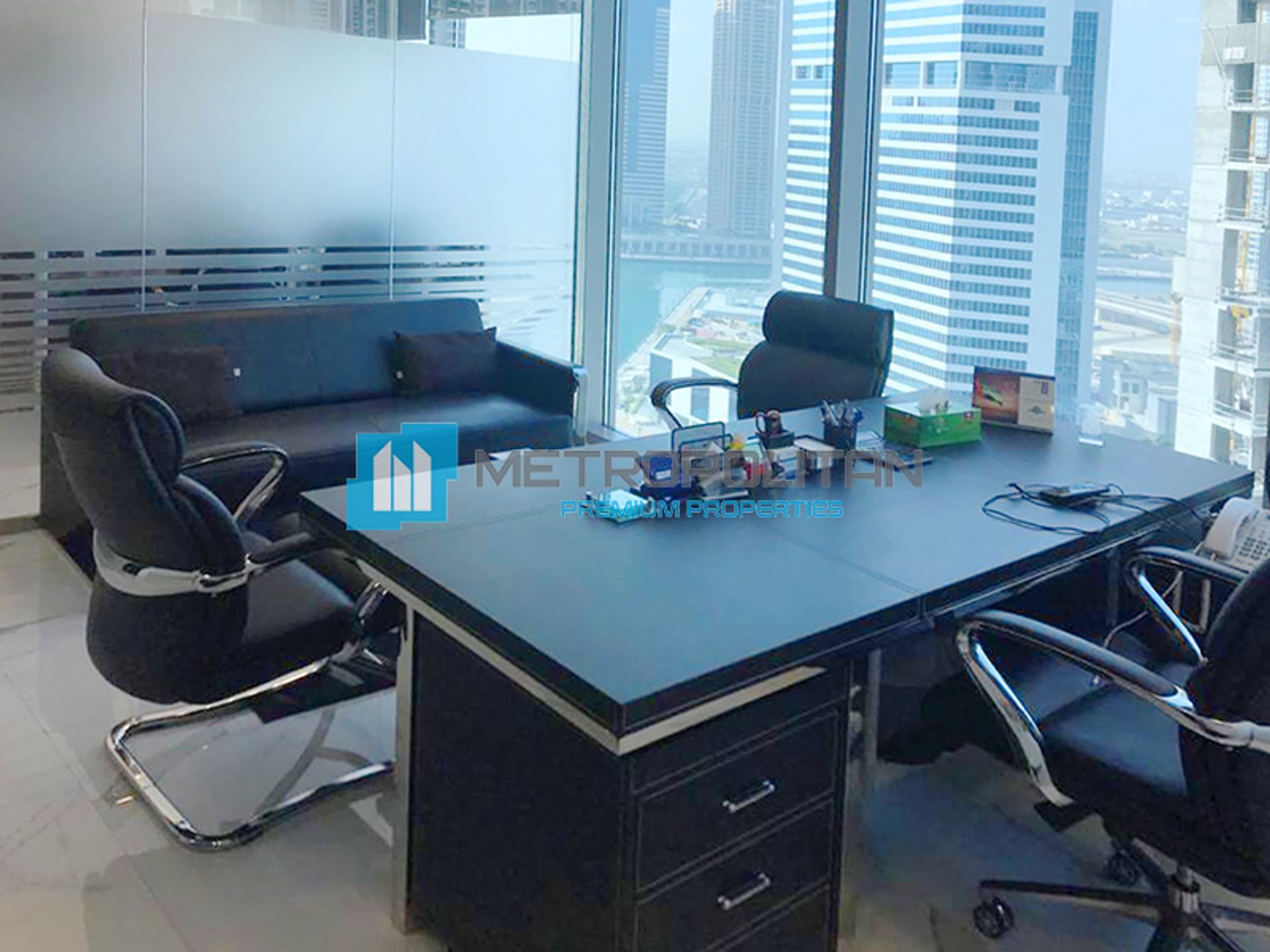 Bureau dans Dubai, Dubai 10822791