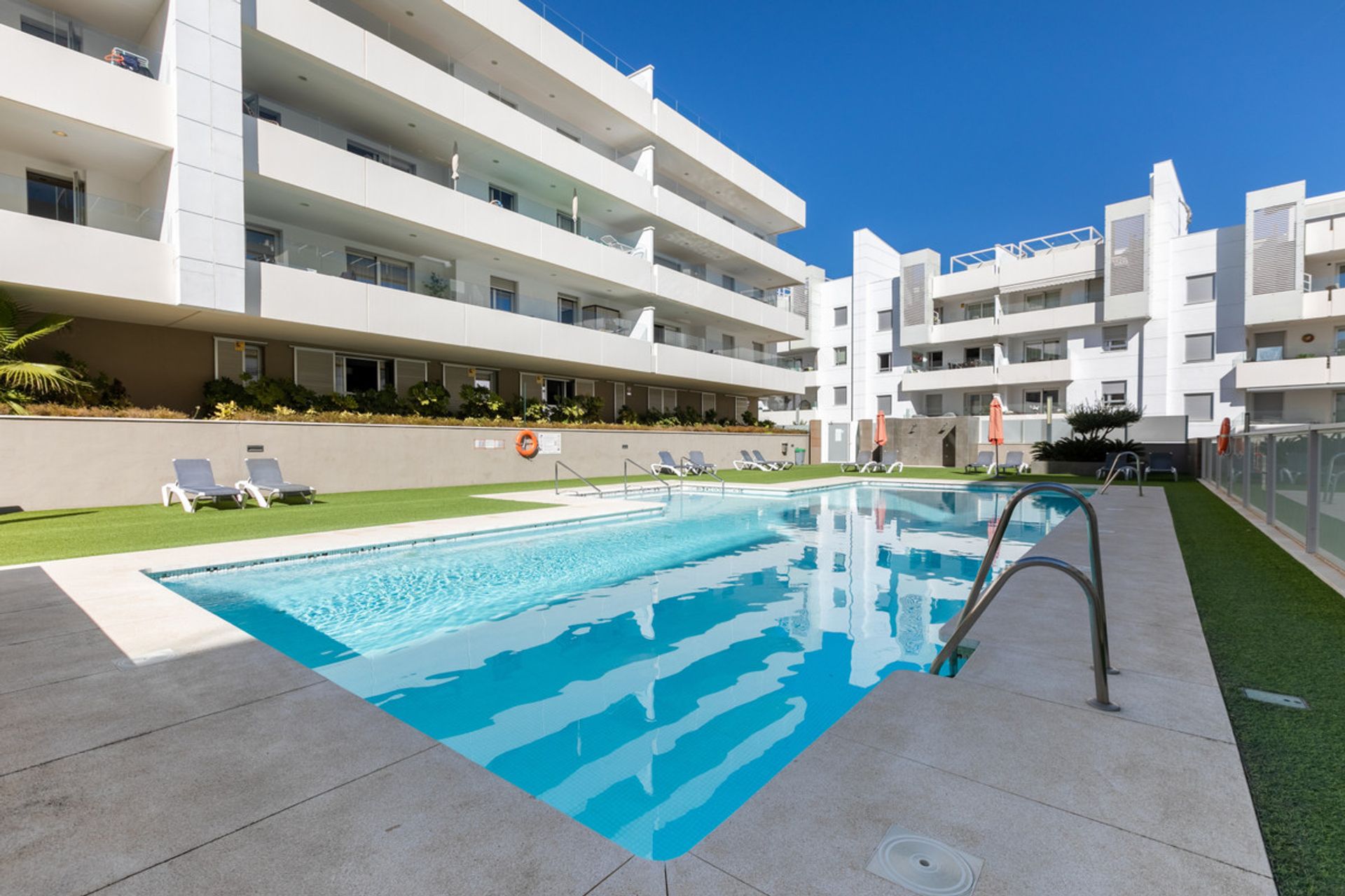 Condominium in San Pedro de Alcántara, Andalusië 10823453