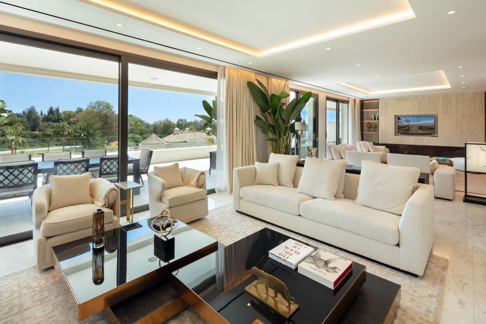 Condominium in Marbella, Andalusia 10823523