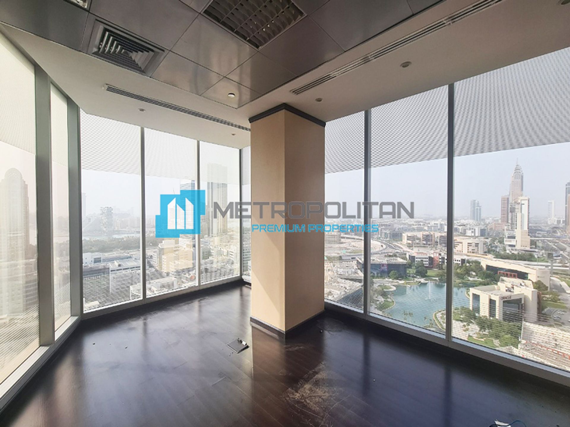 Bureau dans Dubai, Dubaï 10823924