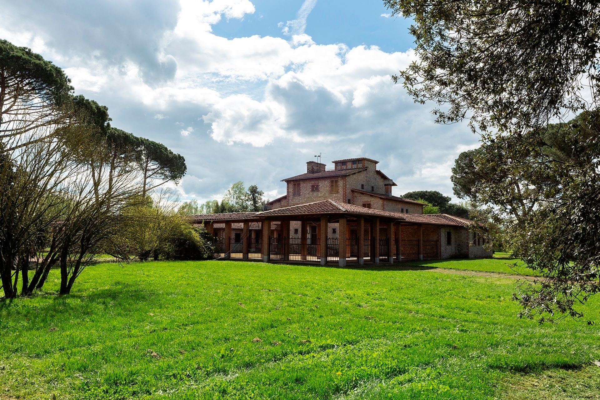 loger dans La Vergine, Toscane 10824029