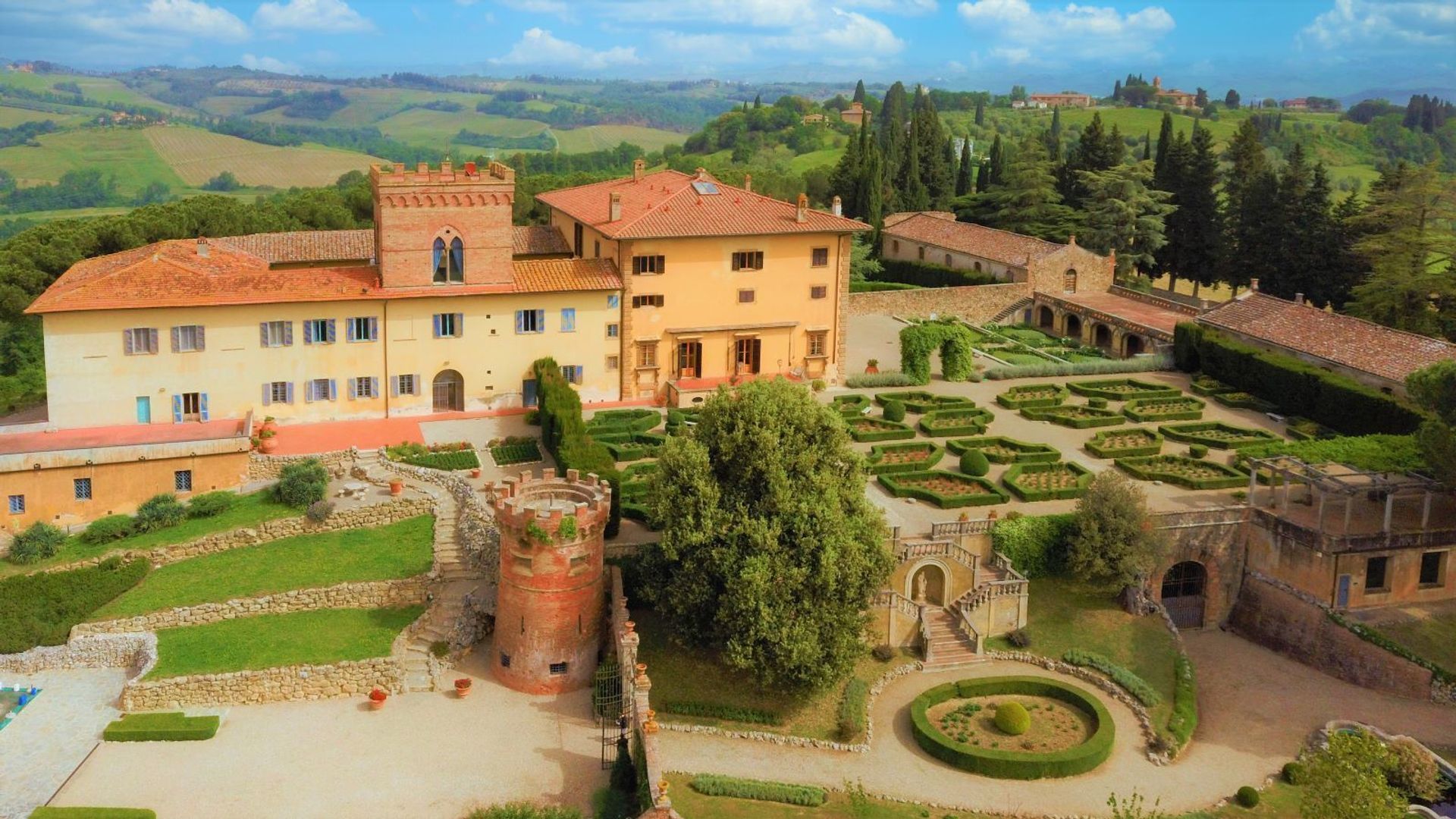 House in Siena, Tuscany 10824101