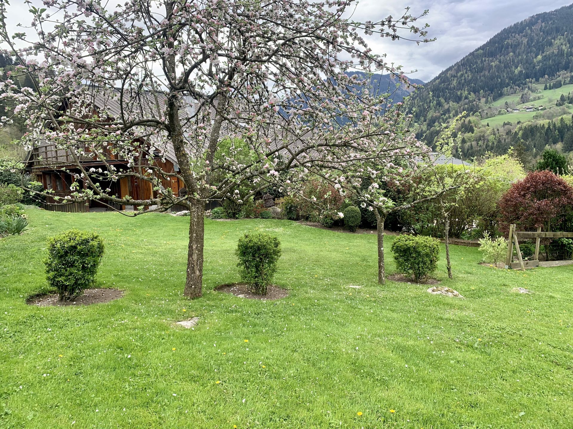 casa en Saint-Jean-d'Aulps, Auvergne-Rhône-Alpes 10824822