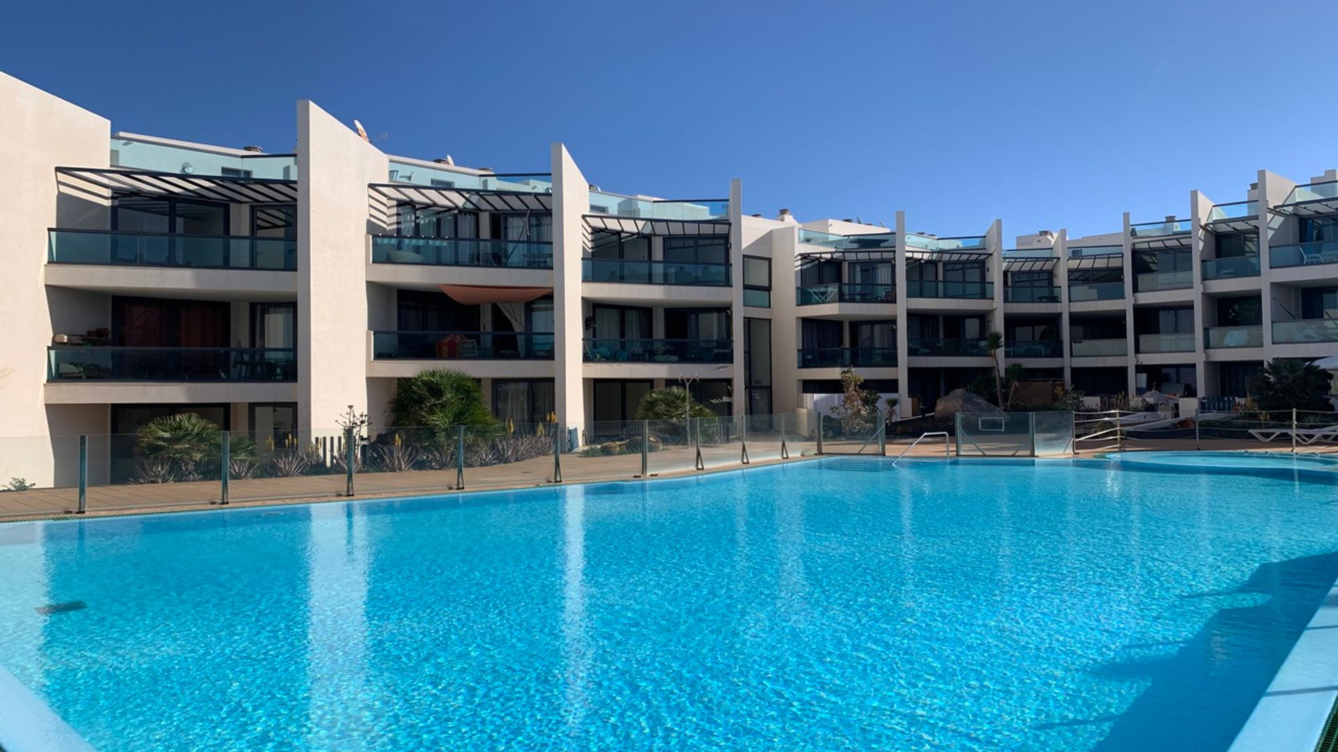 Condominium in El Cotillo, Canarias 10825145