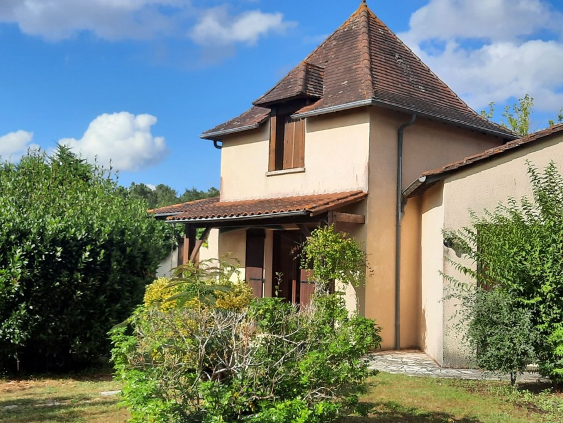 Hus i Ginestet, Nouvelle-Aquitaine 10825620