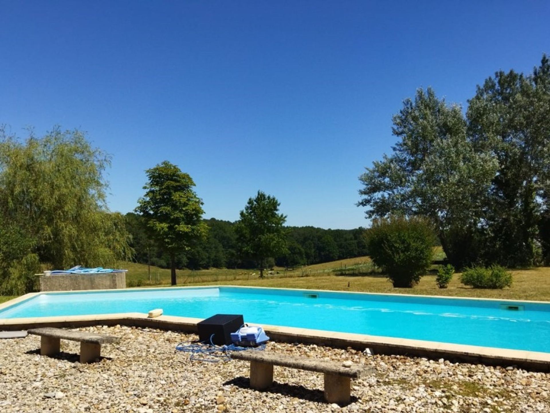 Dom w Ginestet, Nouvelle-Aquitaine 10825654