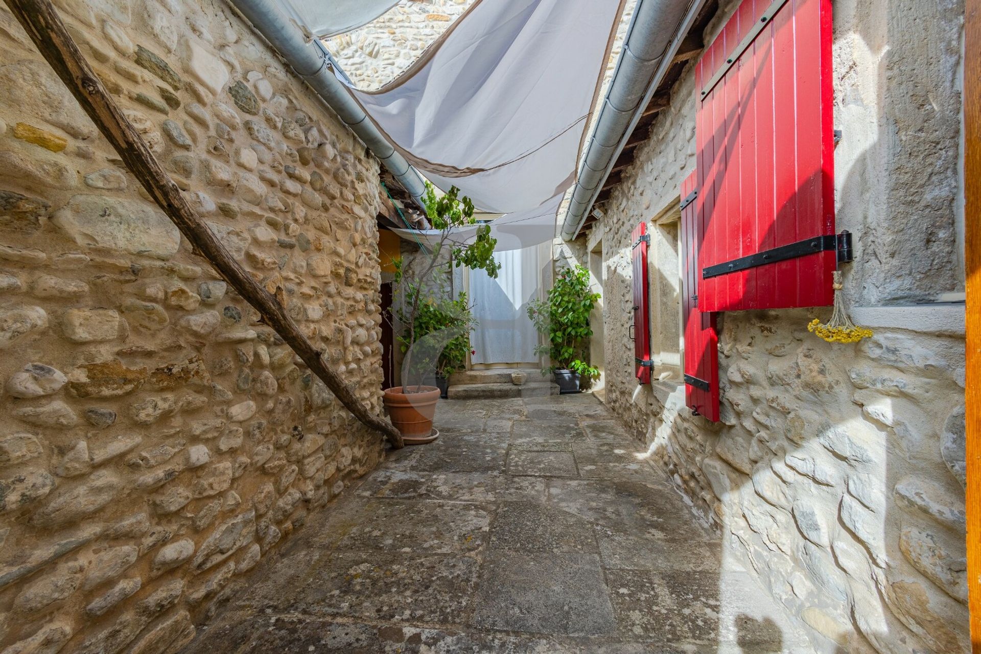 rumah dalam Valreas, Provence-Alpes-Cote d'Azur 10825972