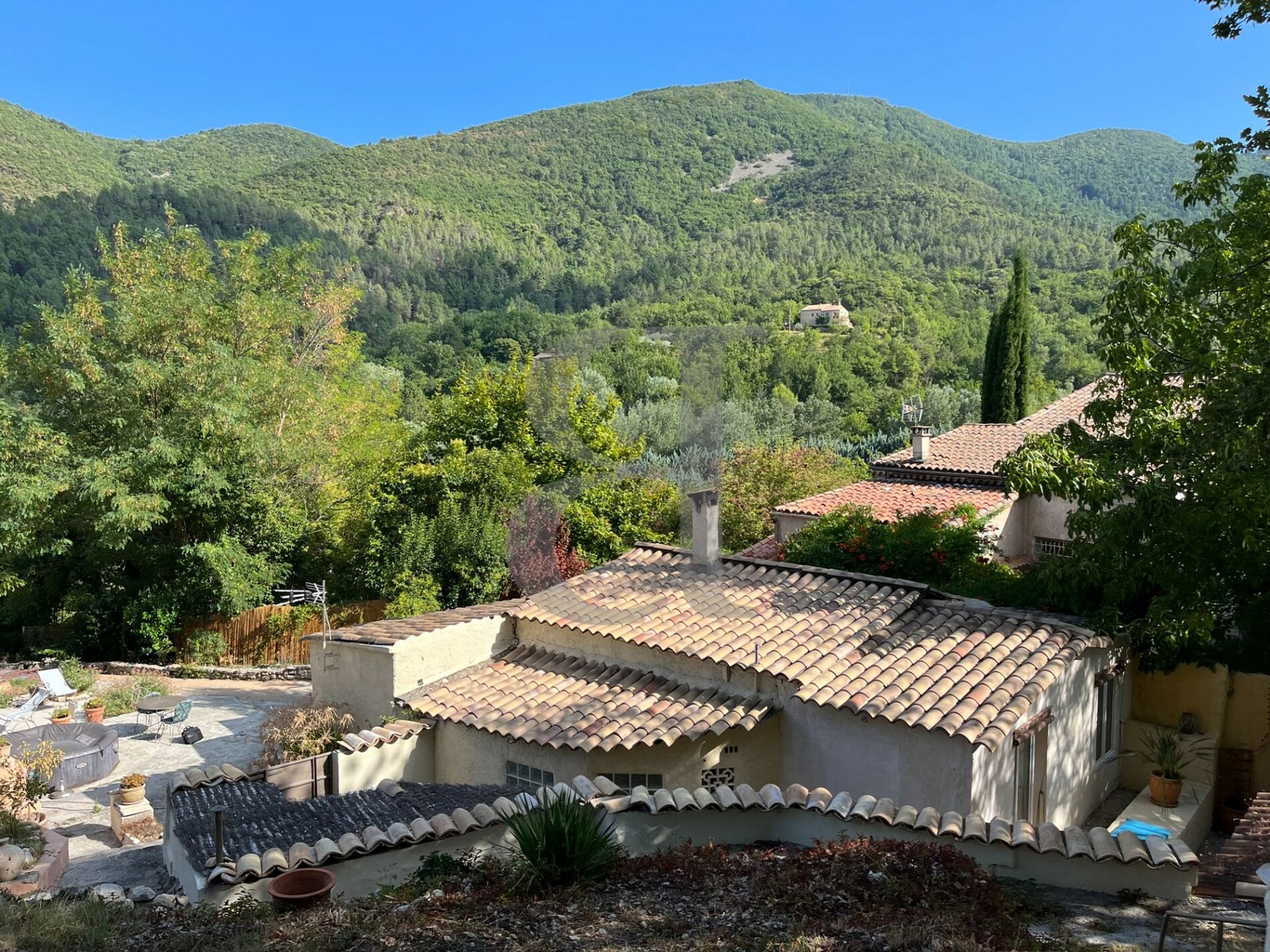 Hus i Nyons, Auvergne-Rhône-Alpes 10825984