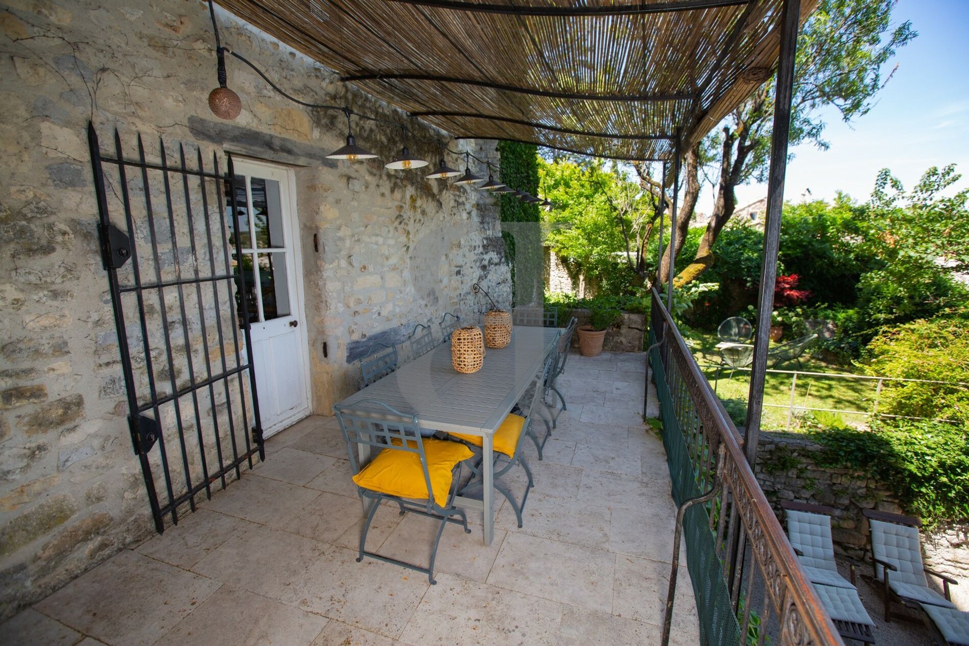 House in Vaison-la-Romaine, Provence-Alpes-Côte d'Azur 10826365