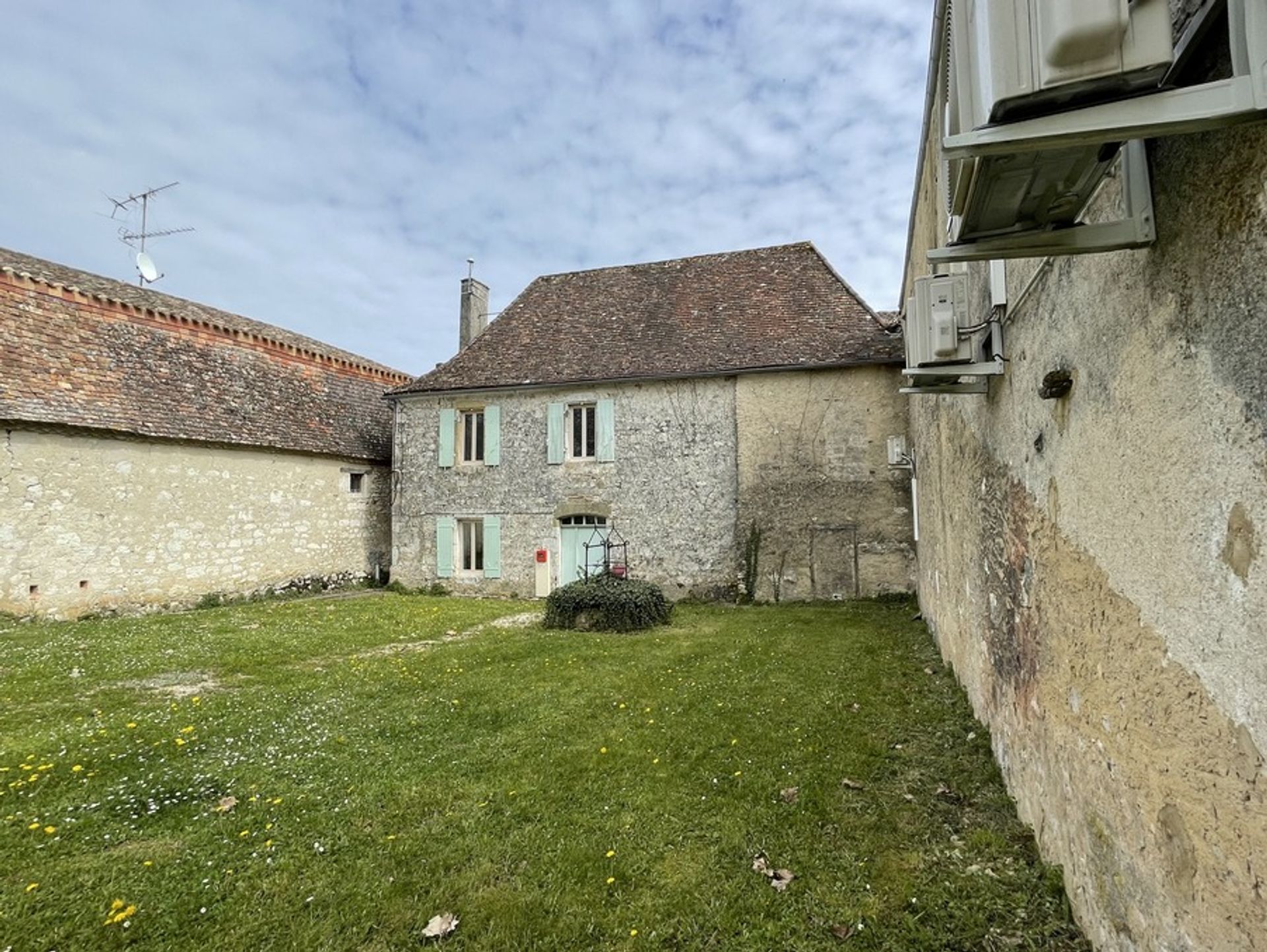 rumah dalam Boisse, Nouvelle-Aquitaine 10827018